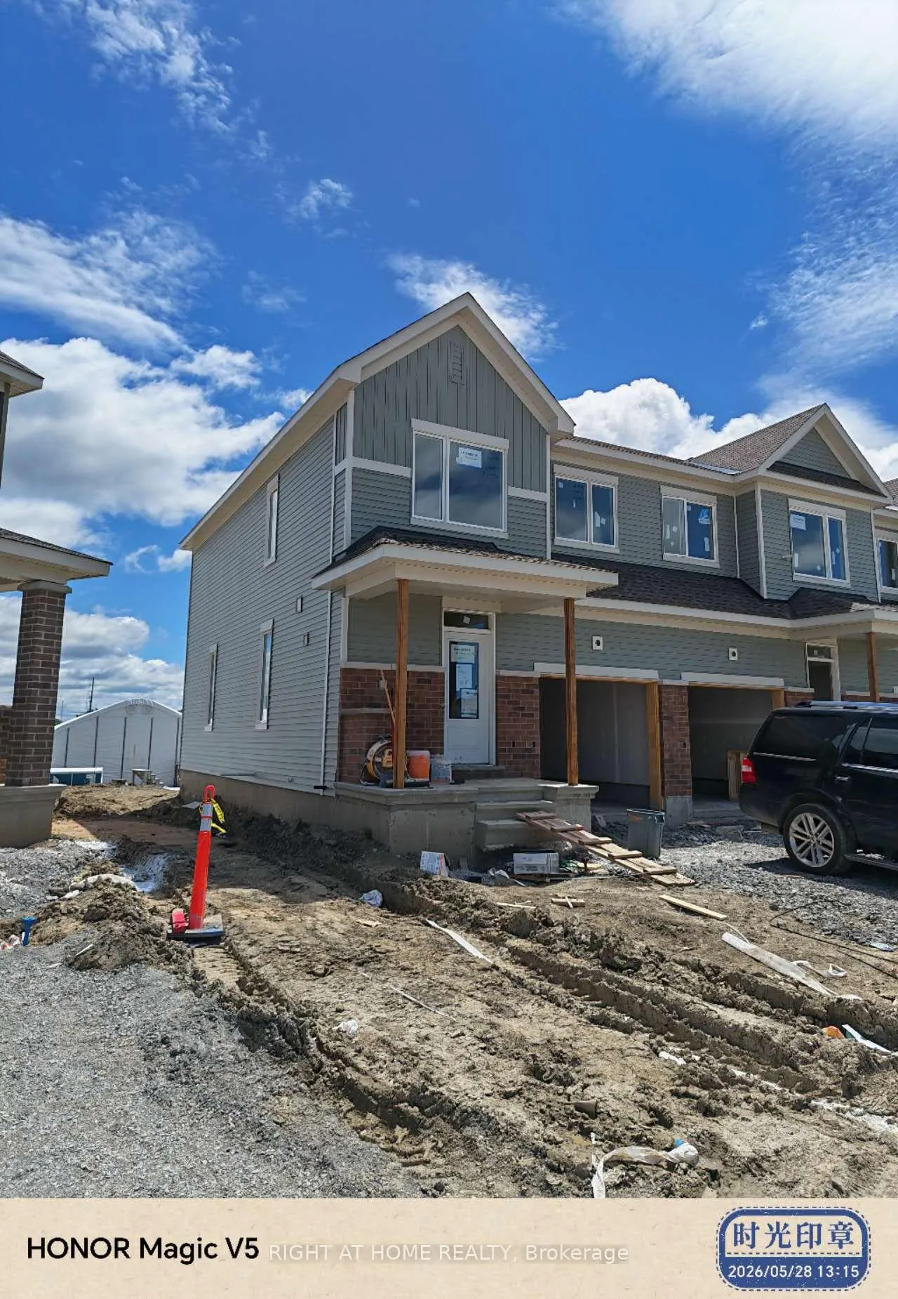 Front of 747 Haflinger Row