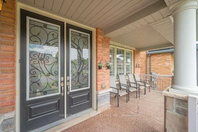 Photo 4 of 13 Ross Drive, Brampton, Sandringham-Wellington — HOMEH