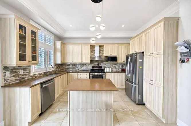 Photo 16 of 13 Ross Drive, Brampton, Sandringham-Wellington — HOMEH