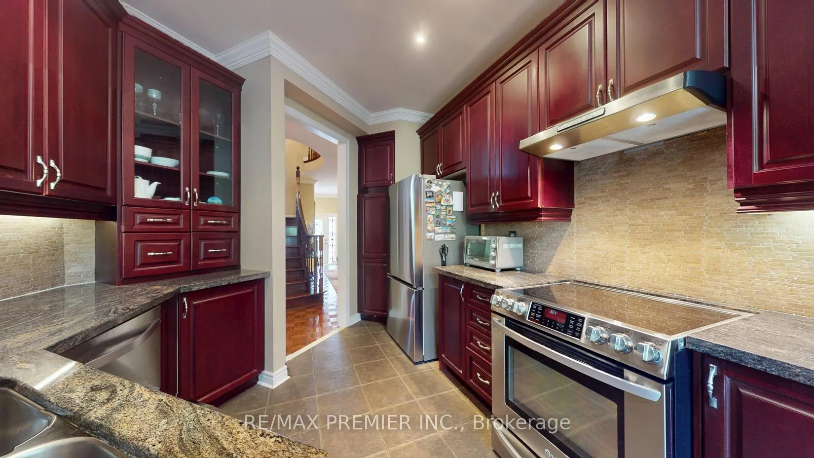 Photo 6 of 28 Osprey Drive, Vaughan, Vellore Village — HOMEH