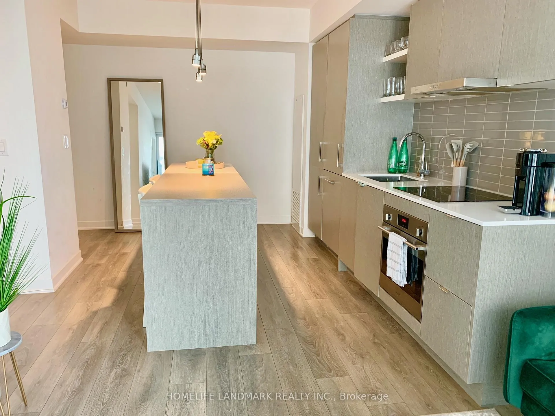 Photo 6 of Unit 1201, 88 Harbour Street, Toronto, Waterfront Communities — HOMEH