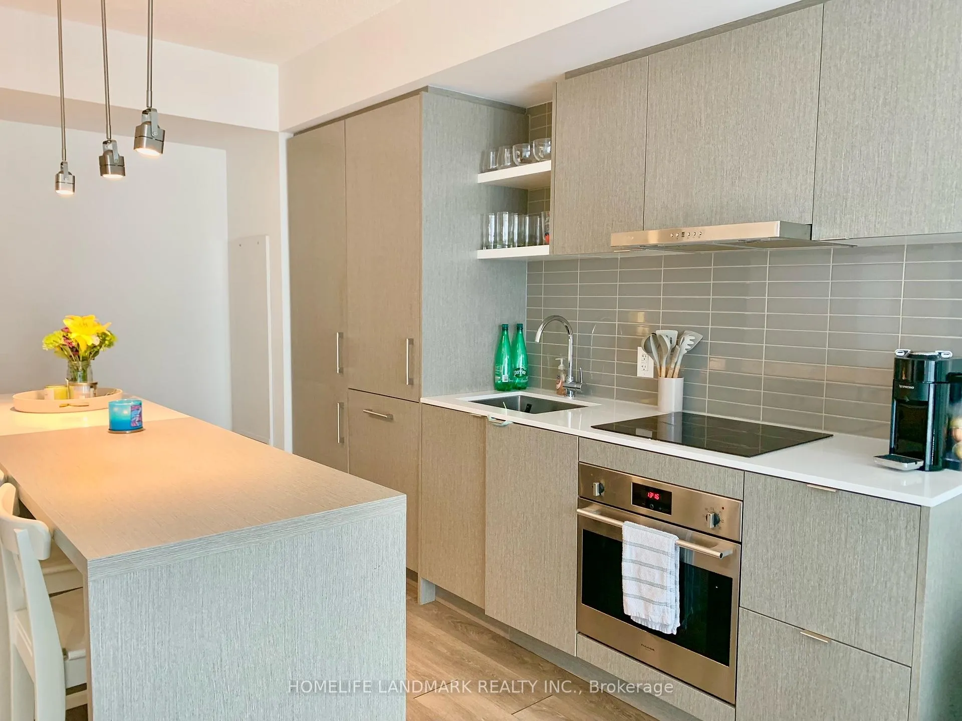 Photo 8 of Unit 1201, 88 Harbour Street, Toronto, Waterfront Communities — HOMEH