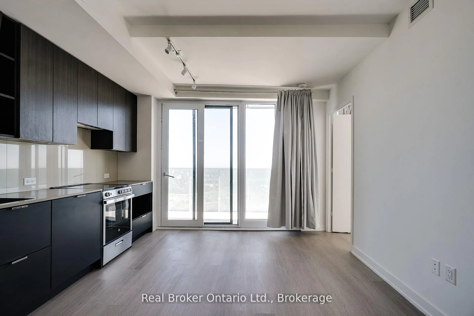 Photo 6 of Unit 3009, 3883 Quartz Road S, Mississauga, City Centre — HOMEH