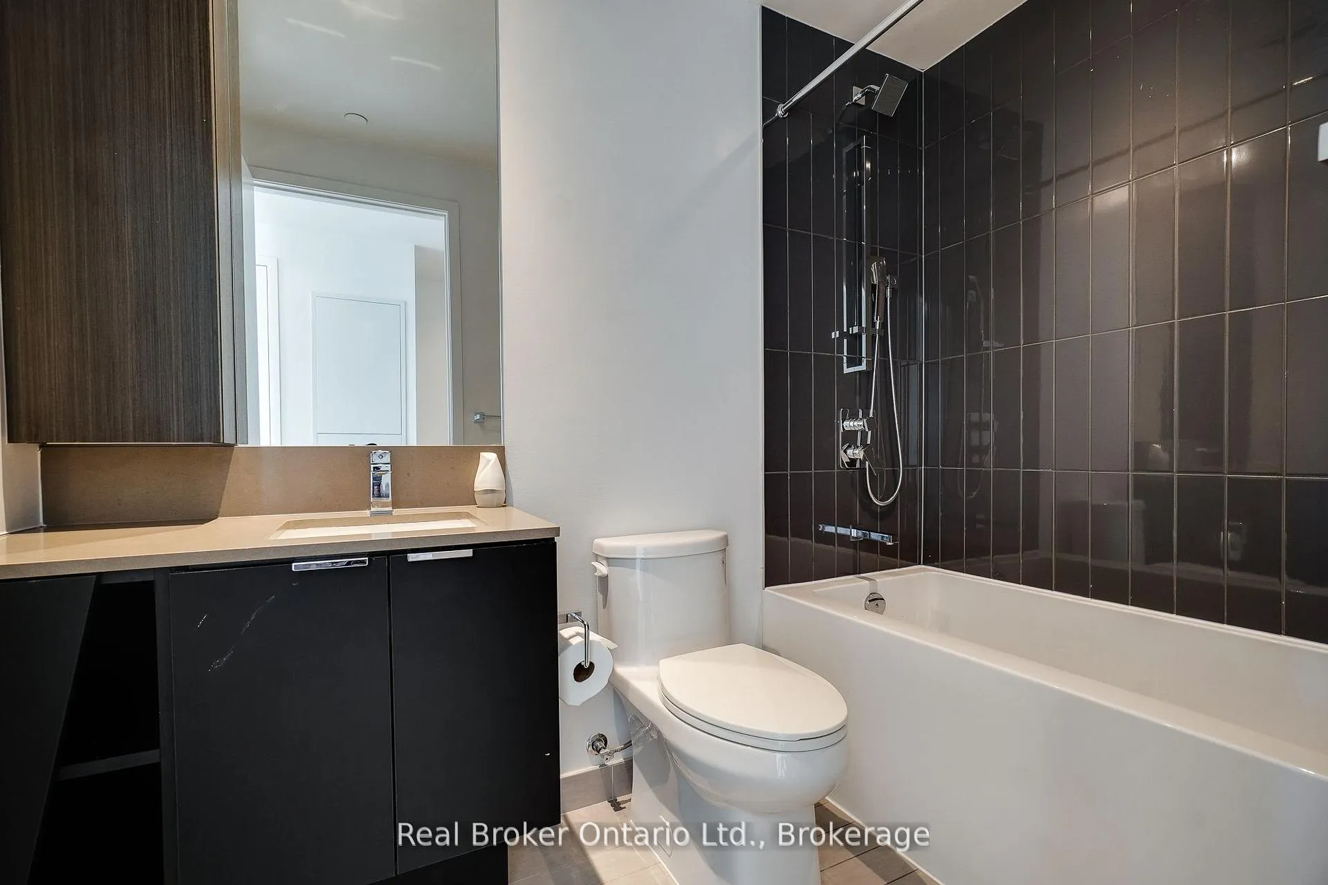 Photo 7 of Unit 3009, 3883 Quartz Road S, Mississauga, City Centre — HOMEH