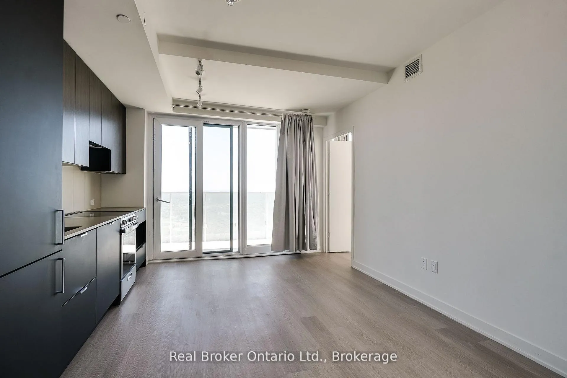 Photo 8 of Unit 3009, 3883 Quartz Road S, Mississauga, City Centre — HOMEH