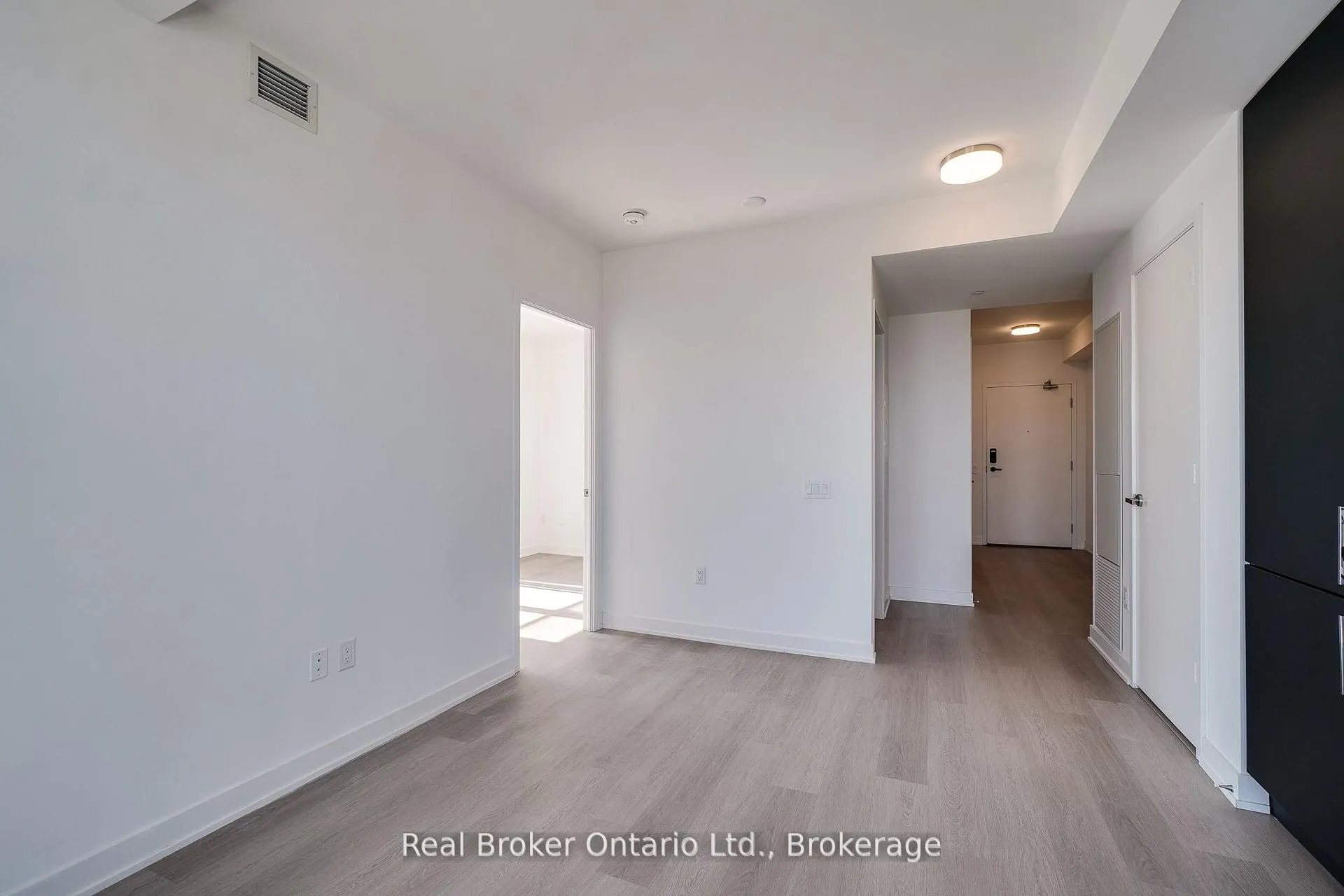 Photo 9 of Unit 3009, 3883 Quartz Road S, Mississauga, City Centre — HOMEH
