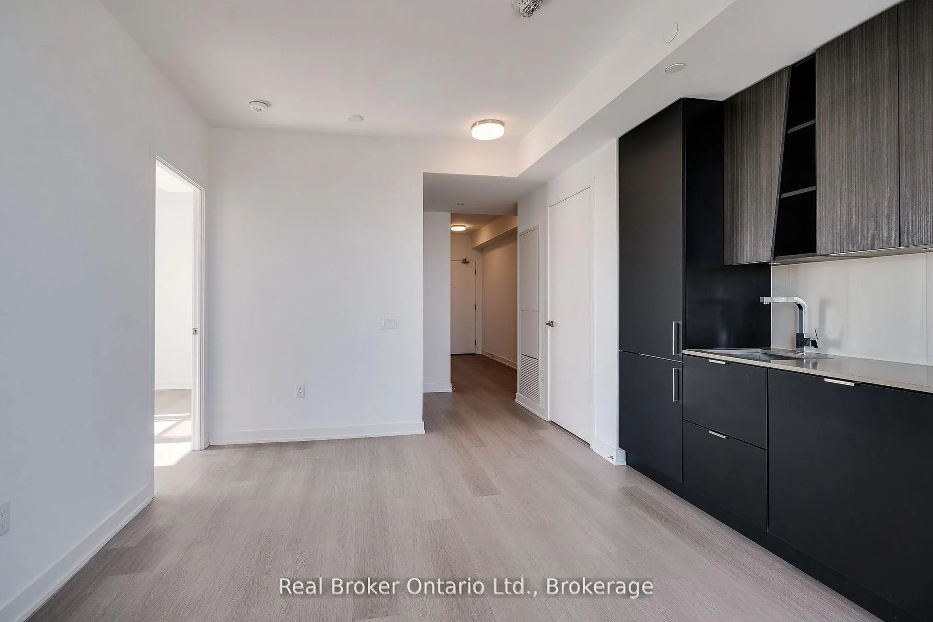Photo 10 of Unit 3009, 3883 Quartz Road S, Mississauga, City Centre — HOMEH