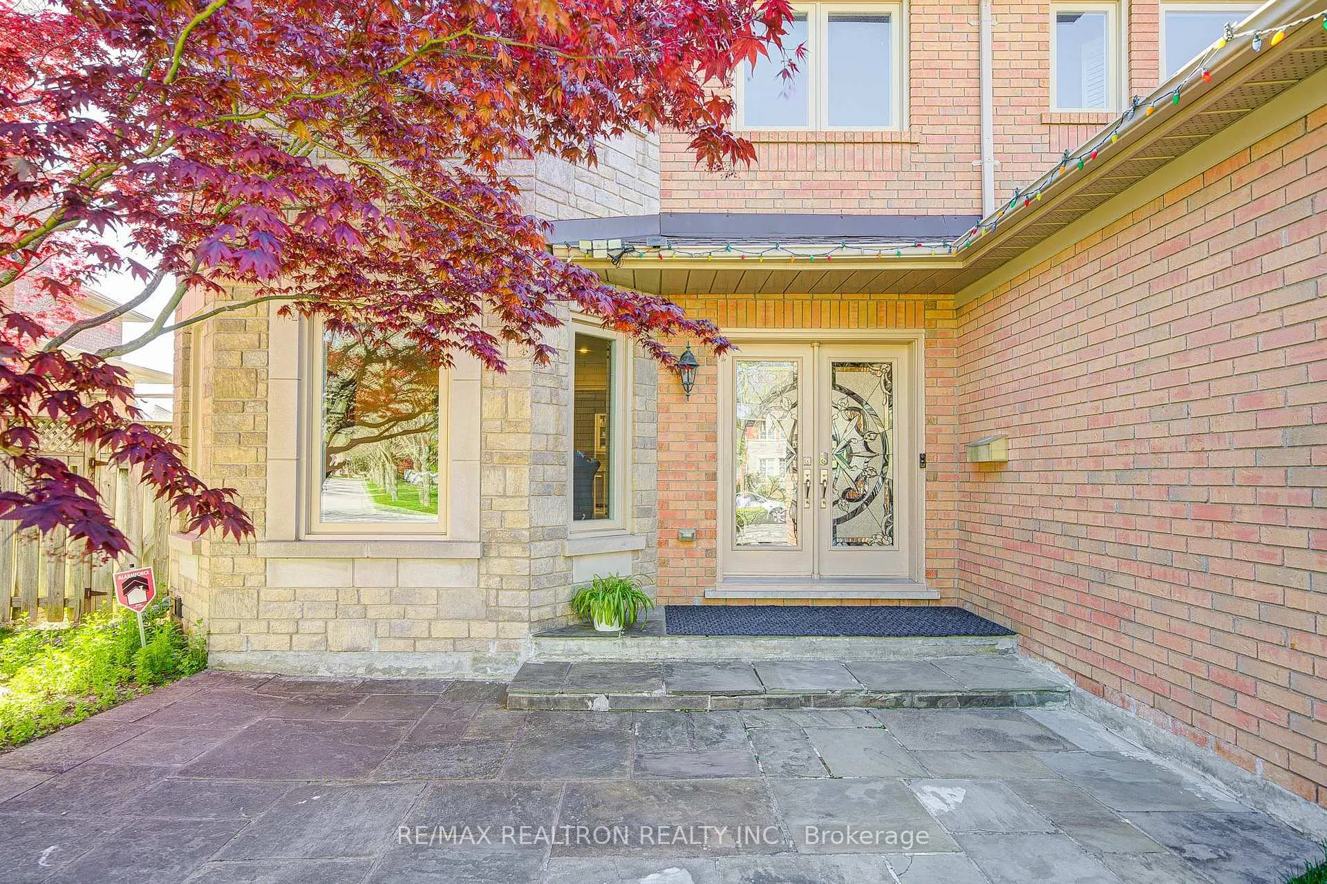 Photo 3 of 32 Dumfries Drive, Markham, Cachet — HOMEH
