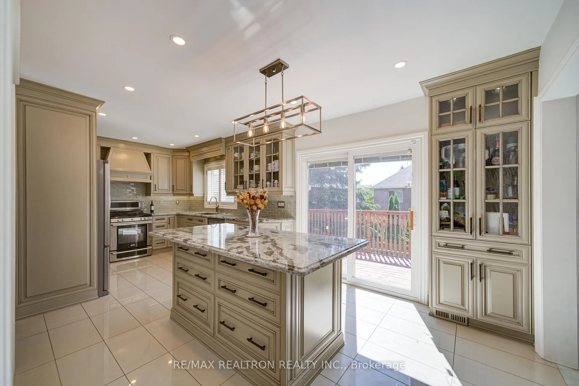Photo 15 of 32 Dumfries Drive, Markham, Cachet — HOMEH
