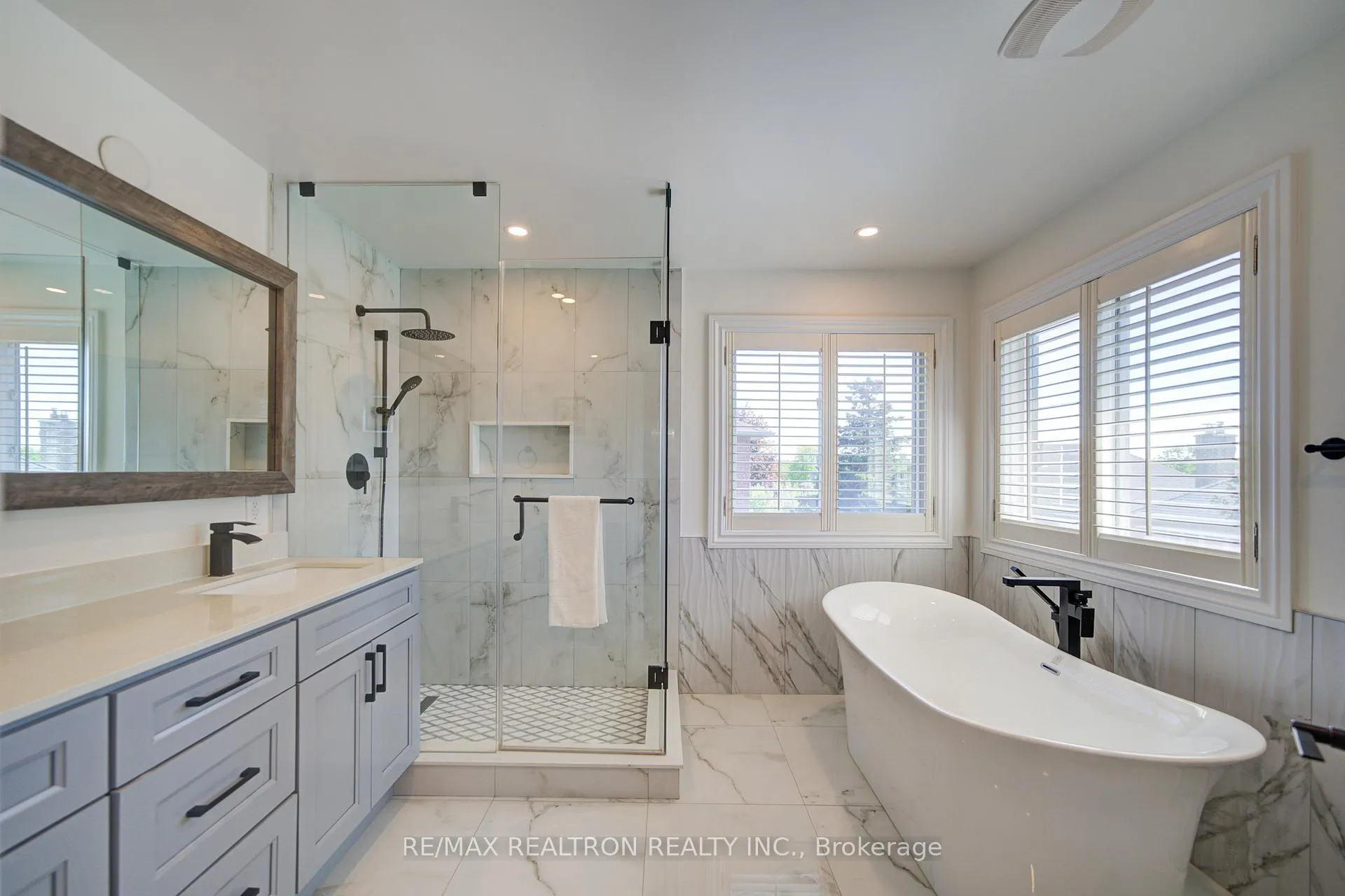 Photo 23 of 32 Dumfries Drive, Markham, Cachet — HOMEH
