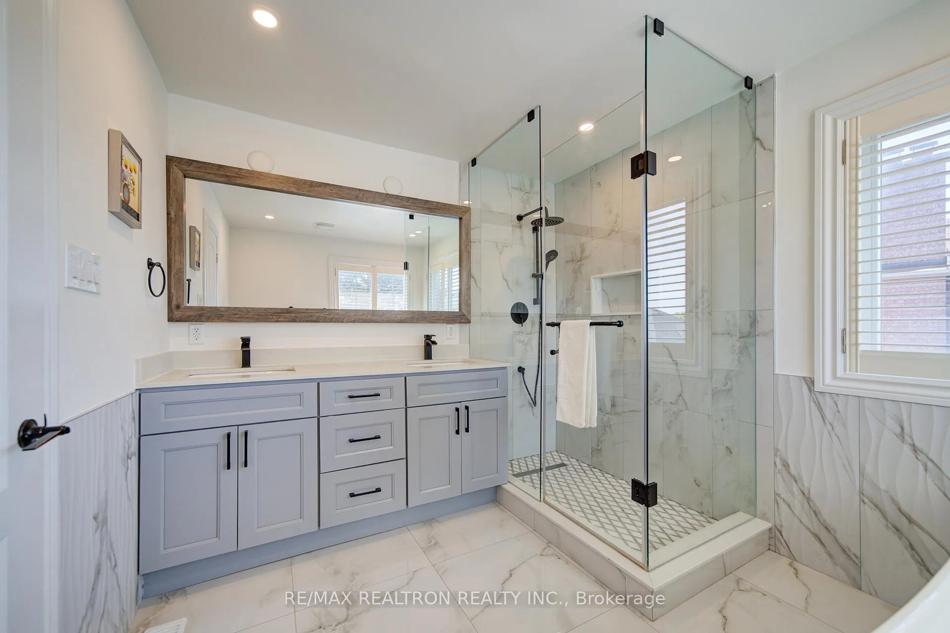 Photo 24 of 32 Dumfries Drive, Markham, Cachet — HOMEH