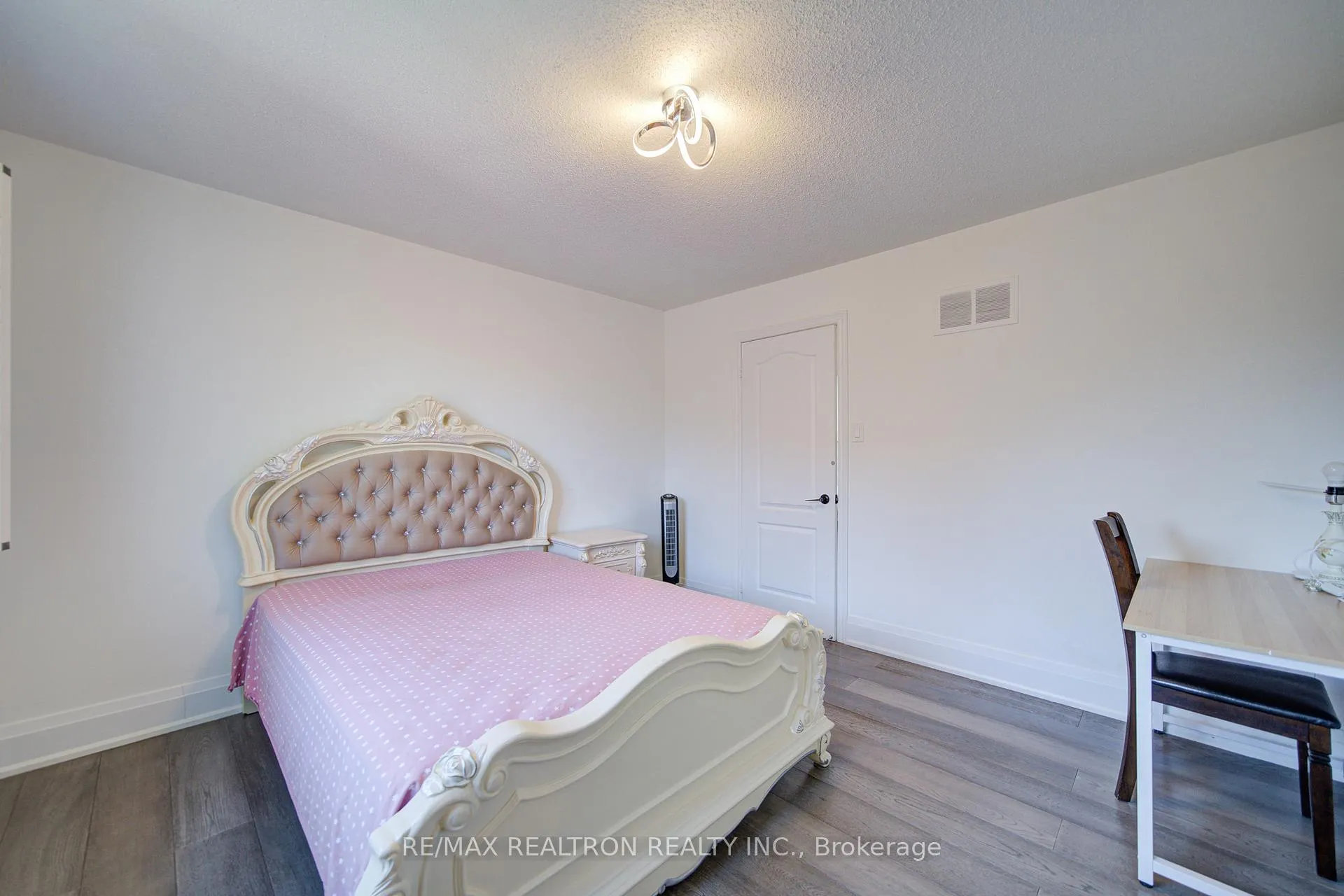 Photo 25 of 32 Dumfries Drive, Markham, Cachet — HOMEH