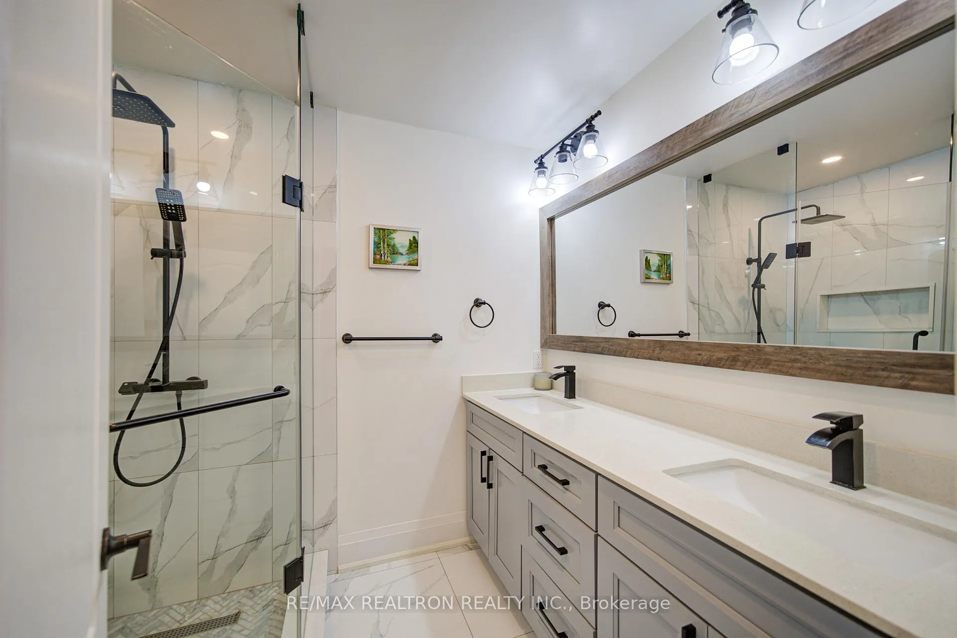 Photo 28 of 32 Dumfries Drive, Markham, Cachet — HOMEH