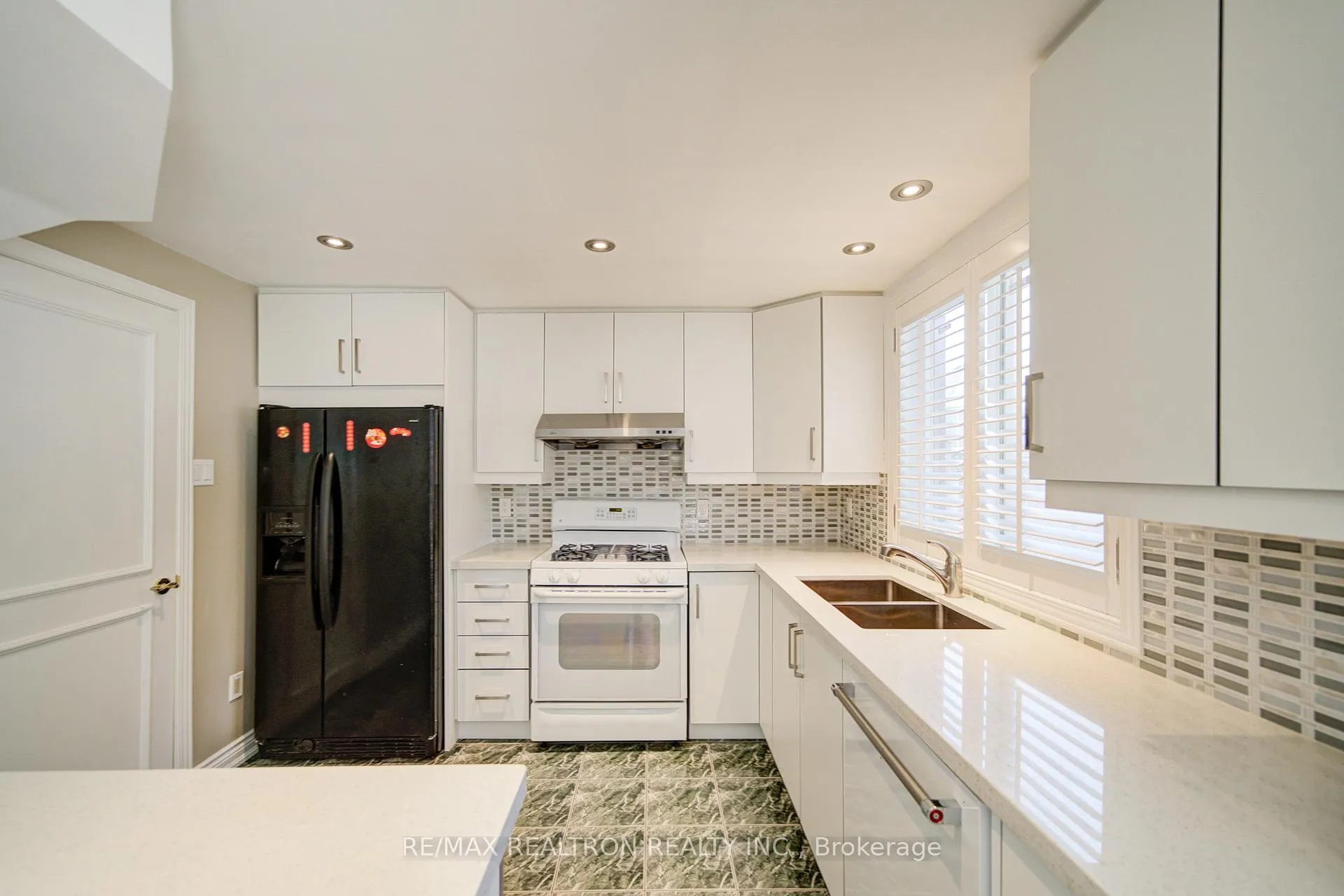 Photo 36 of 32 Dumfries Drive, Markham, Cachet — HOMEH