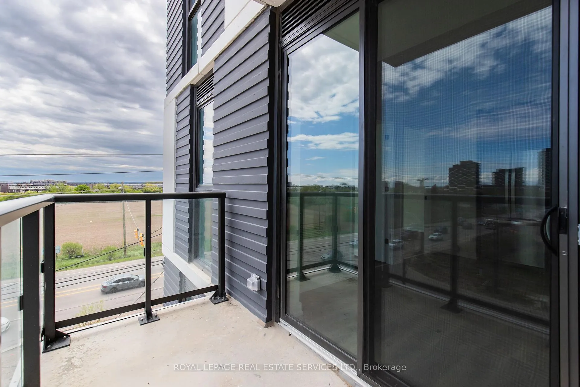 Photo 13 of Unit 410, 335 Wheat Boom Drive, Oakville, Joshua Meadows — HOMEH
