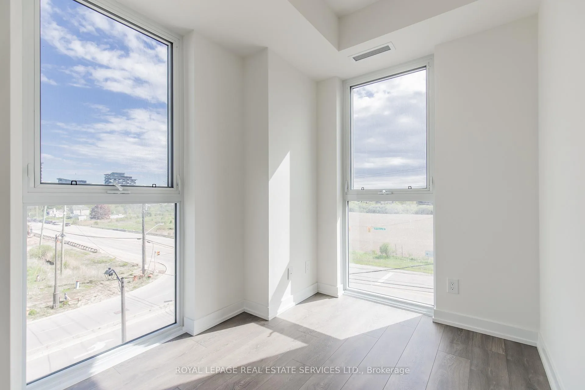 Photo 23 of Unit 410, 335 Wheat Boom Drive, Oakville, Joshua Meadows — HOMEH