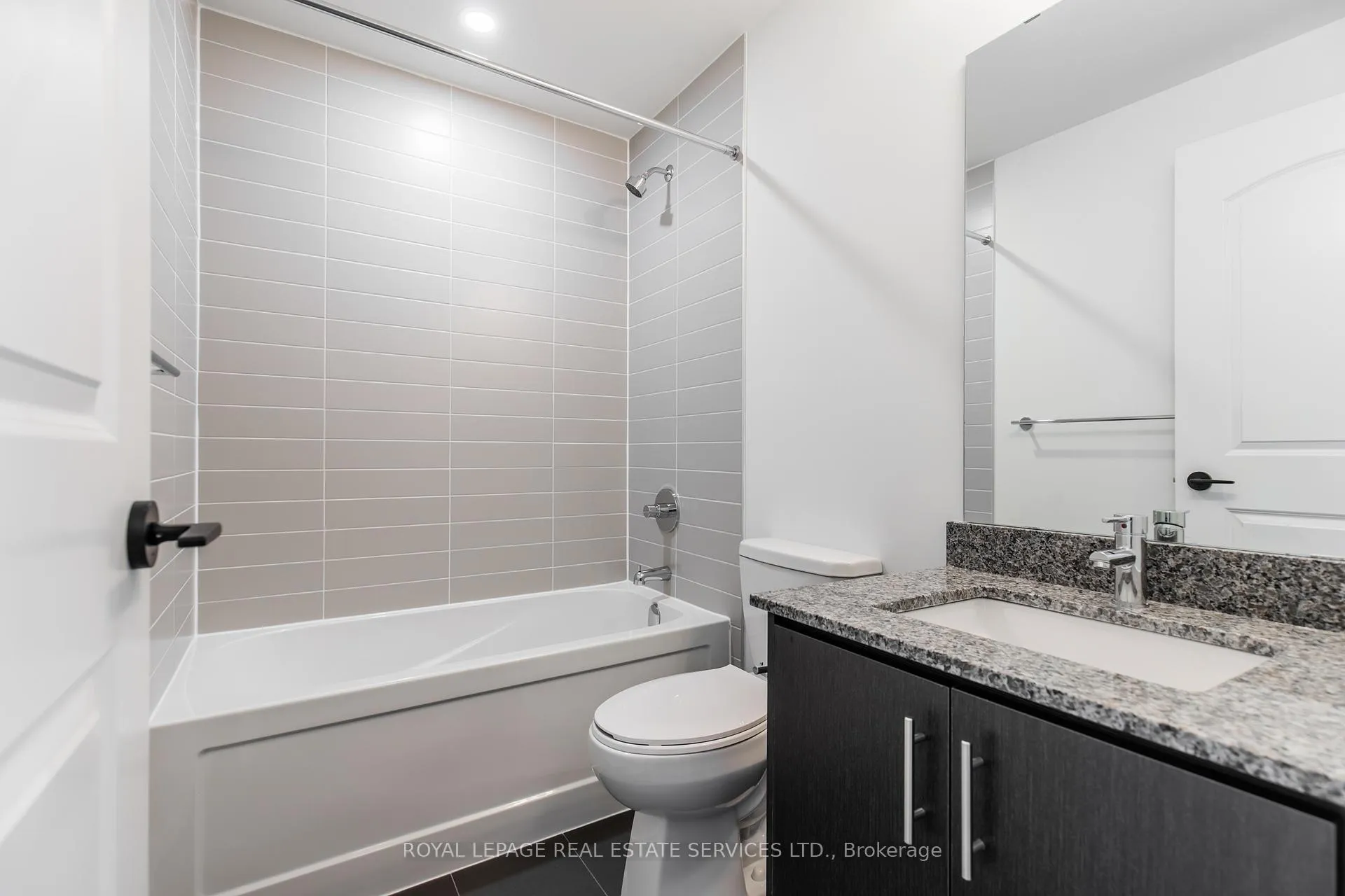 Photo 25 of Unit 410, 335 Wheat Boom Drive, Oakville, Joshua Meadows — HOMEH