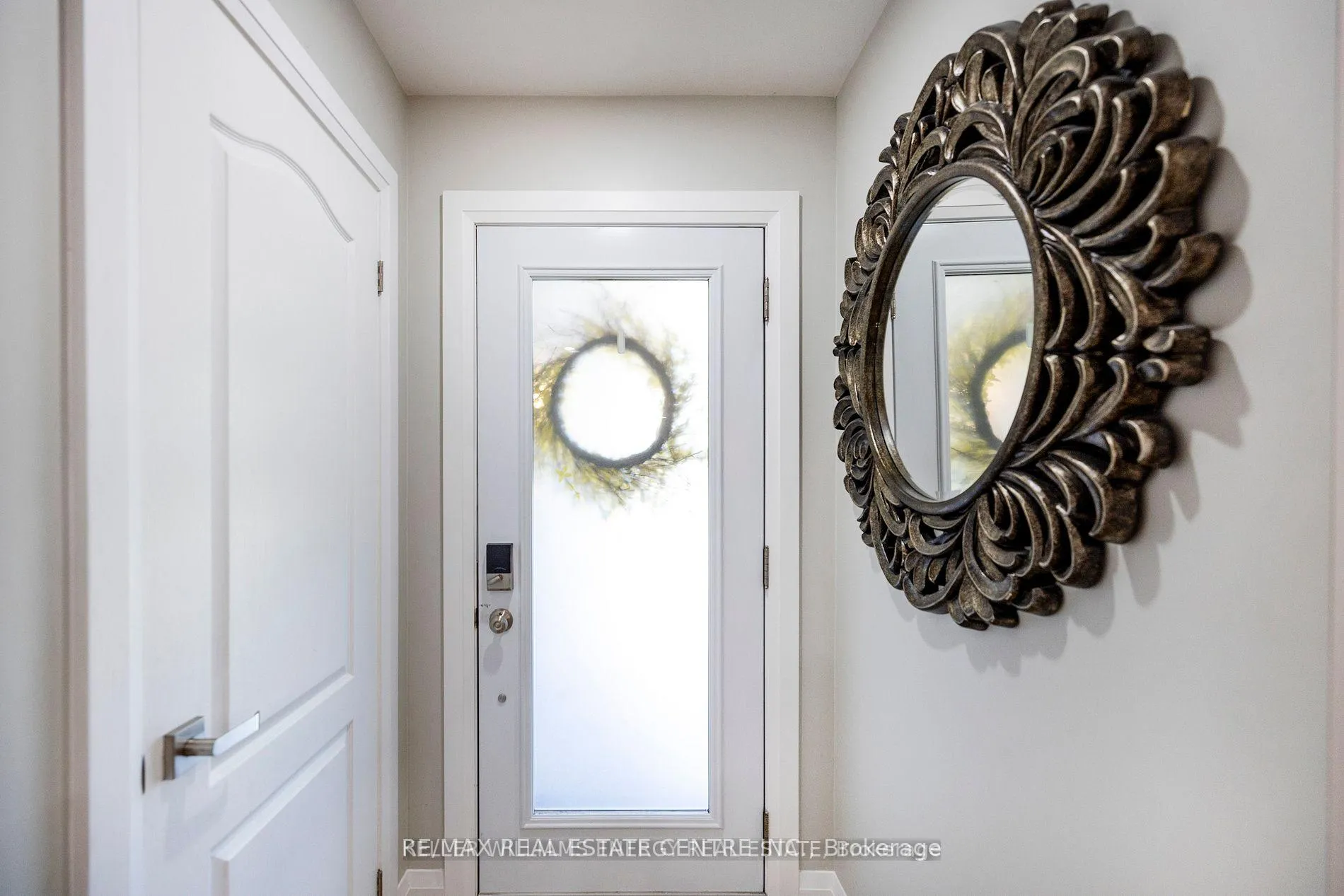 Photo 4 of 36 Padfield Drive, Clarington, Bowmanville — HOMEH