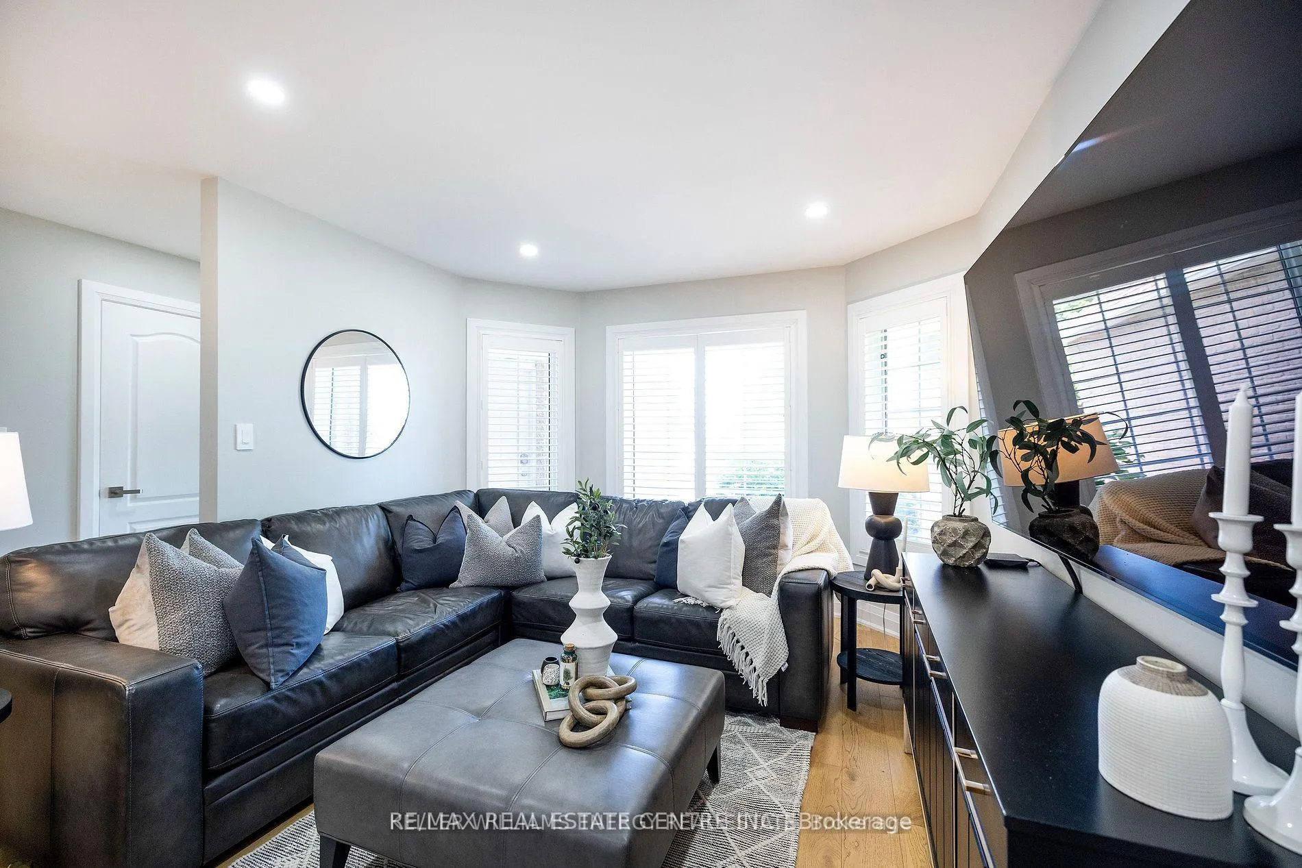 Photo 6 of 36 Padfield Drive, Clarington, Bowmanville — HOMEH