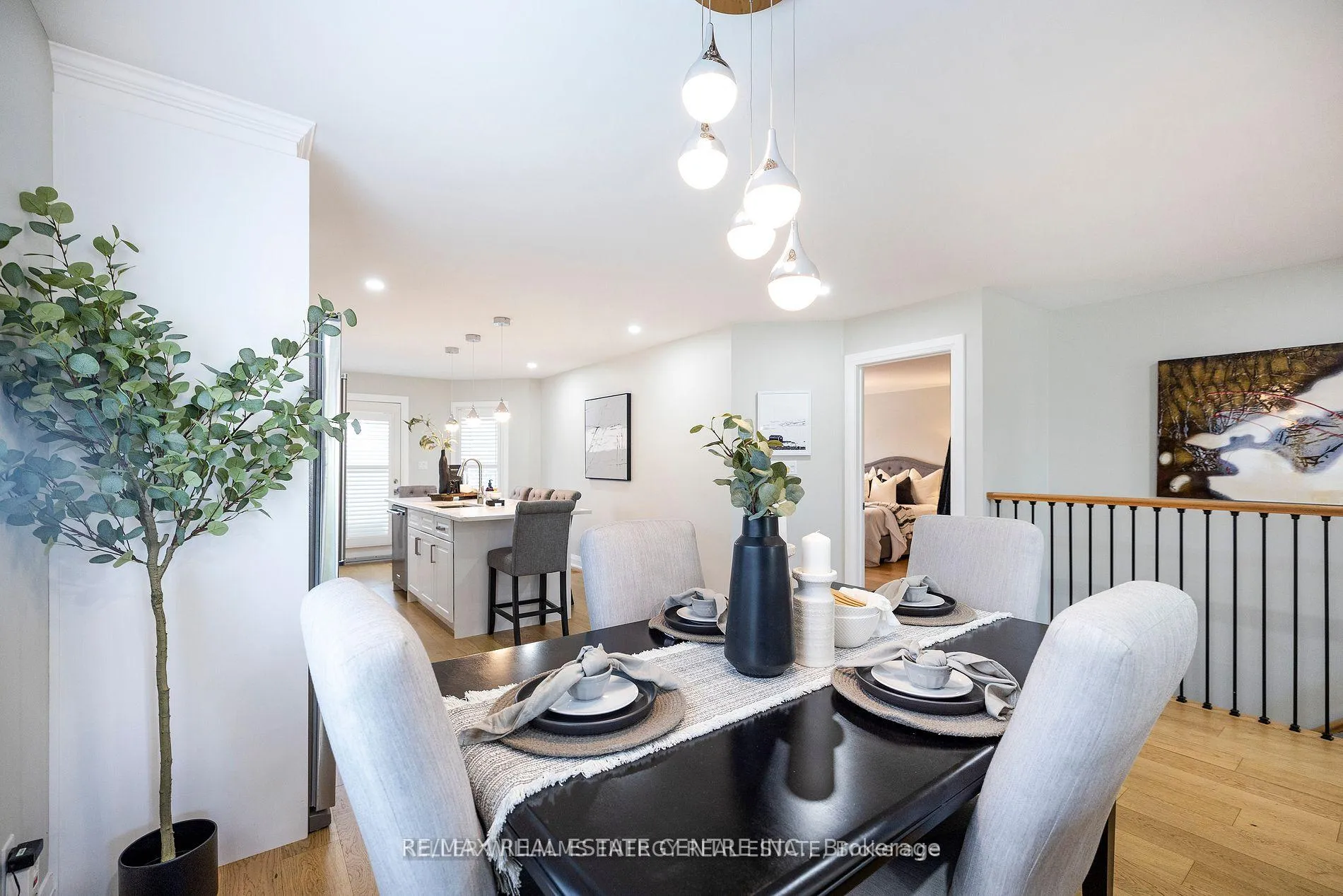 Photo 8 of 36 Padfield Drive, Clarington, Bowmanville — HOMEH