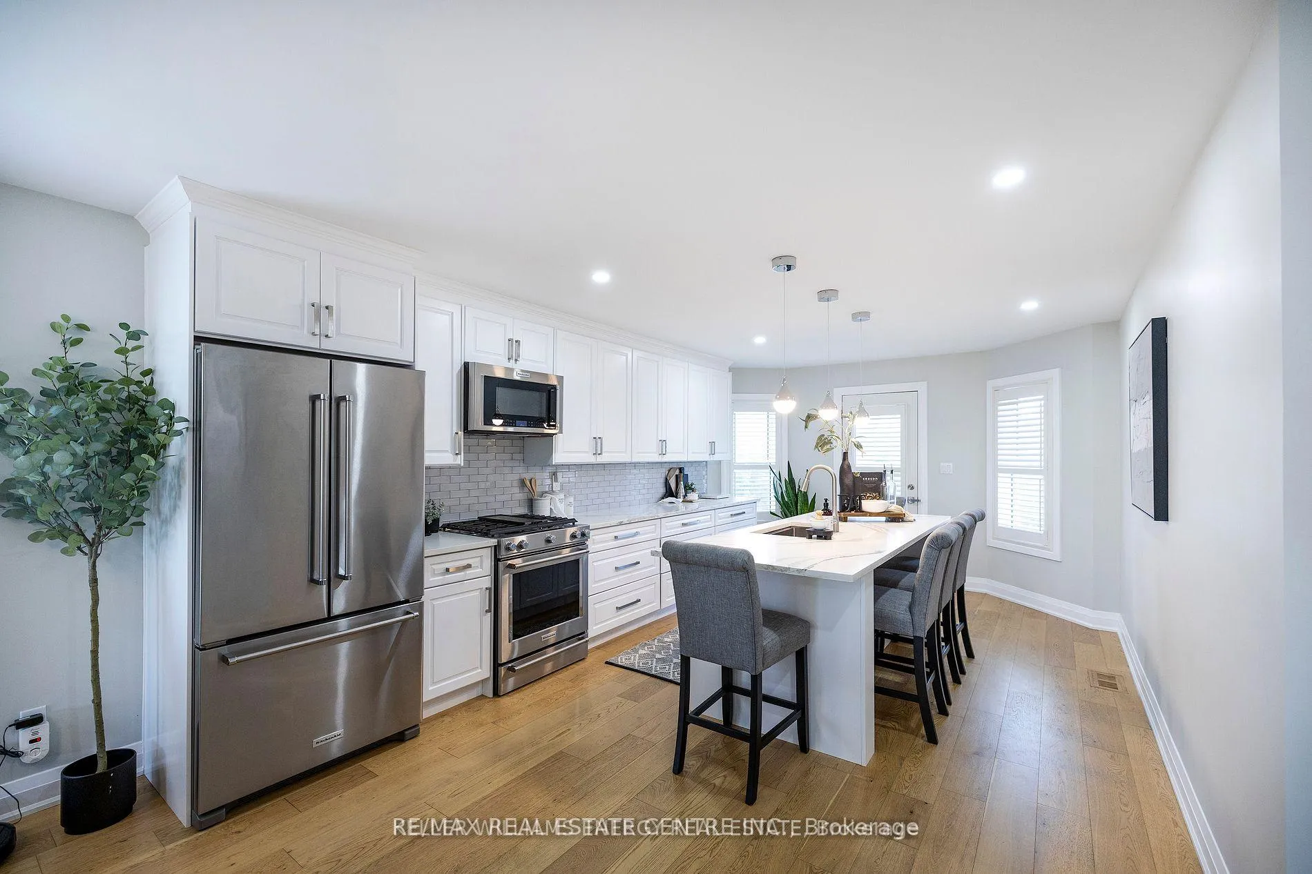Photo 9 of 36 Padfield Drive, Clarington, Bowmanville — HOMEH