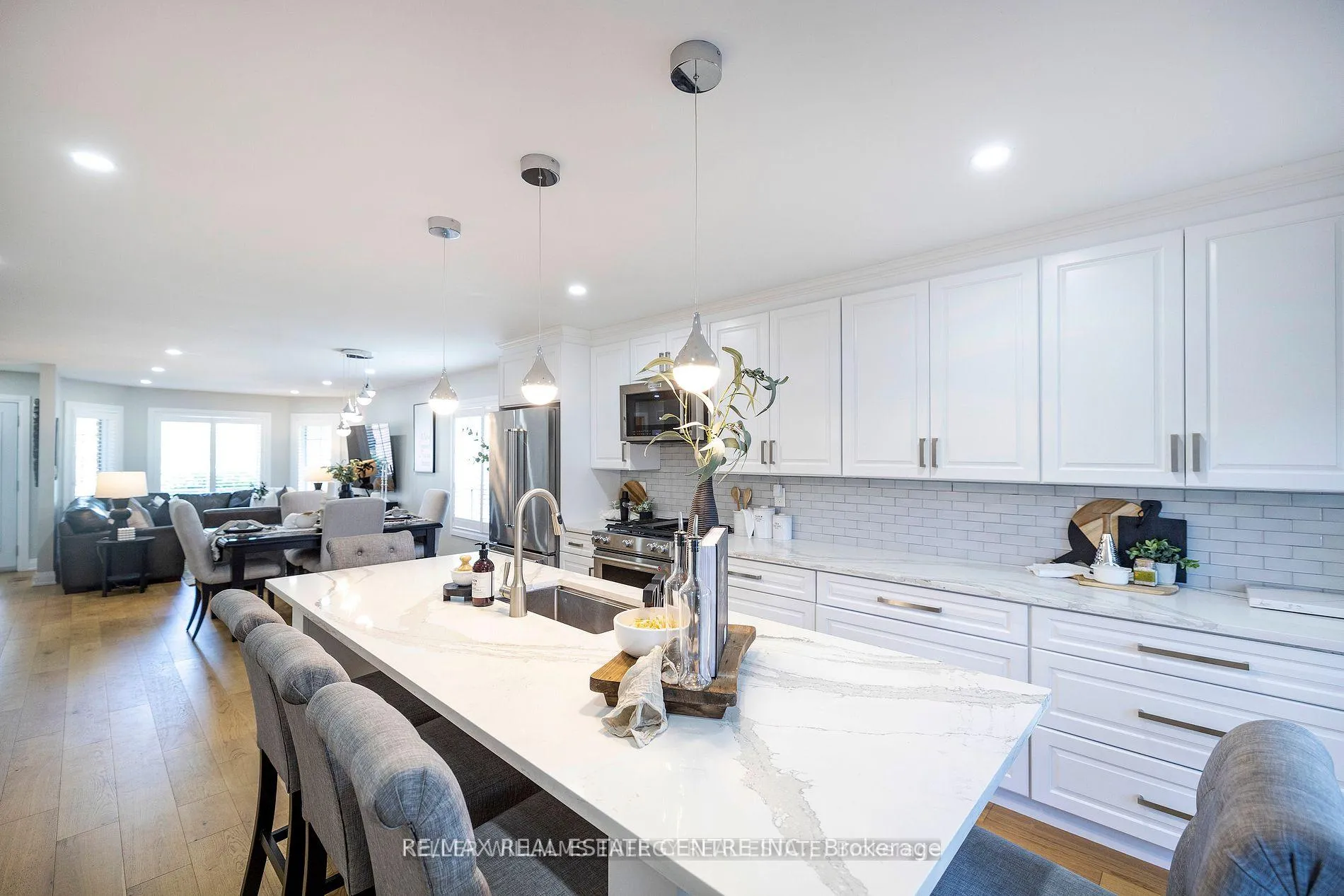 Photo 10 of 36 Padfield Drive, Clarington, Bowmanville — HOMEH