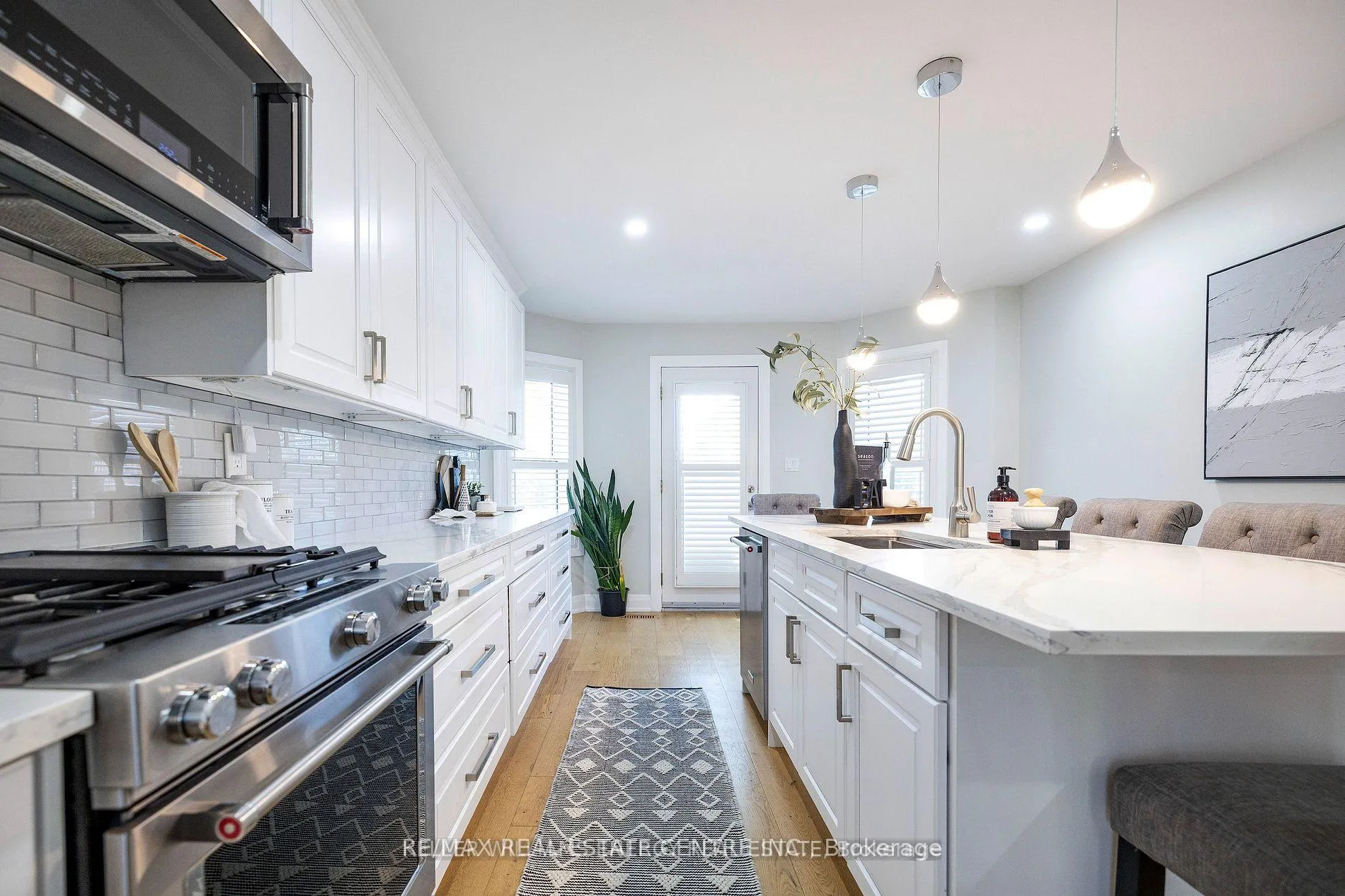Photo 11 of 36 Padfield Drive, Clarington, Bowmanville — HOMEH