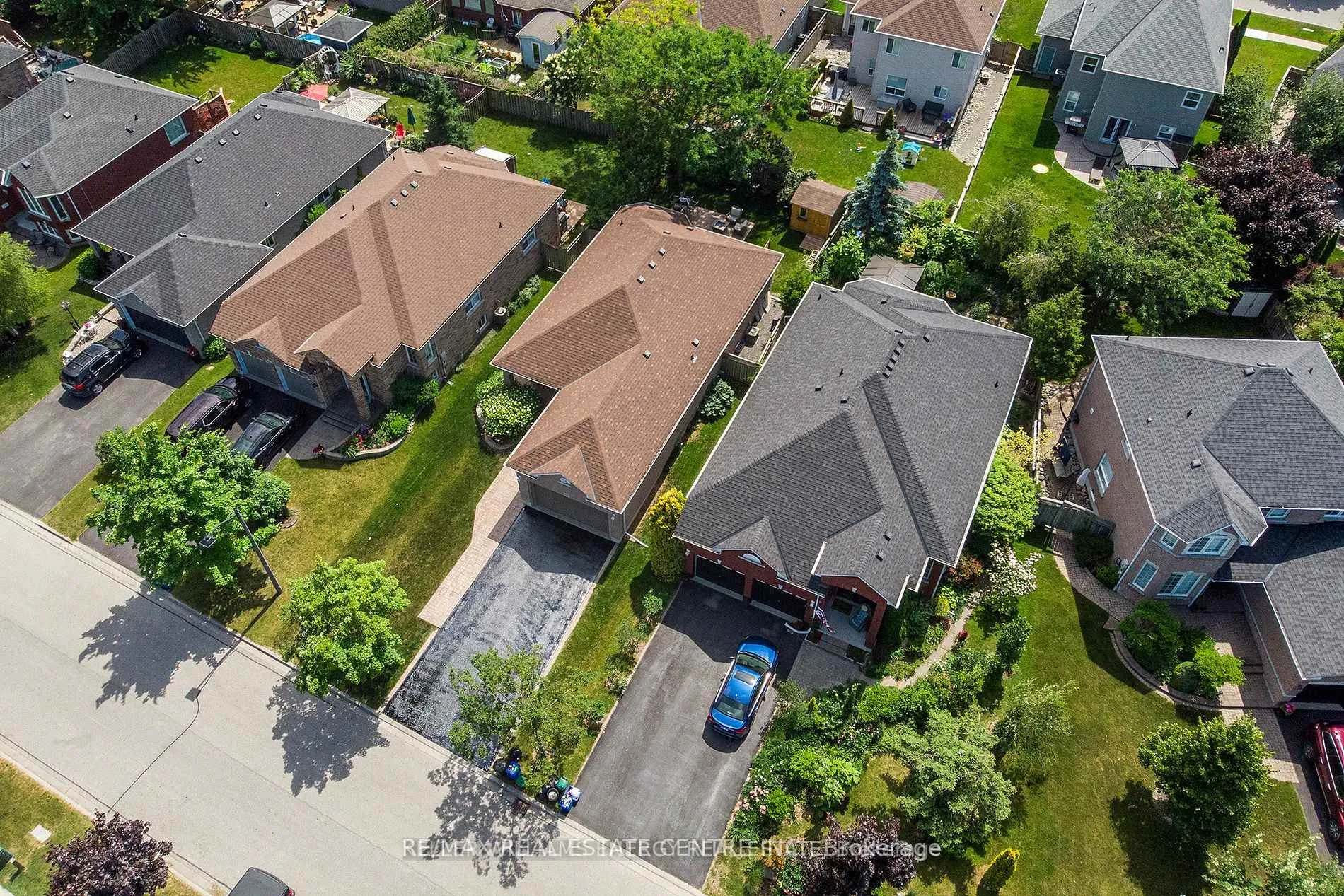 Photo 26 of 36 Padfield Drive, Clarington, Bowmanville — HOMEH