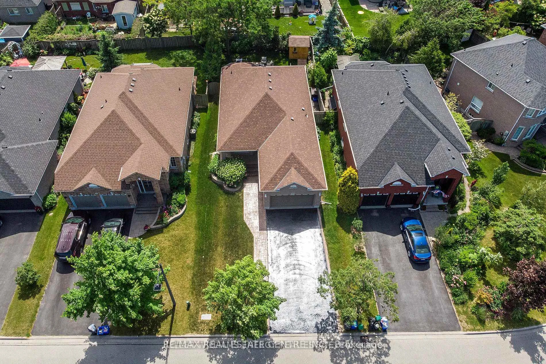 Photo 28 of 36 Padfield Drive, Clarington, Bowmanville — HOMEH