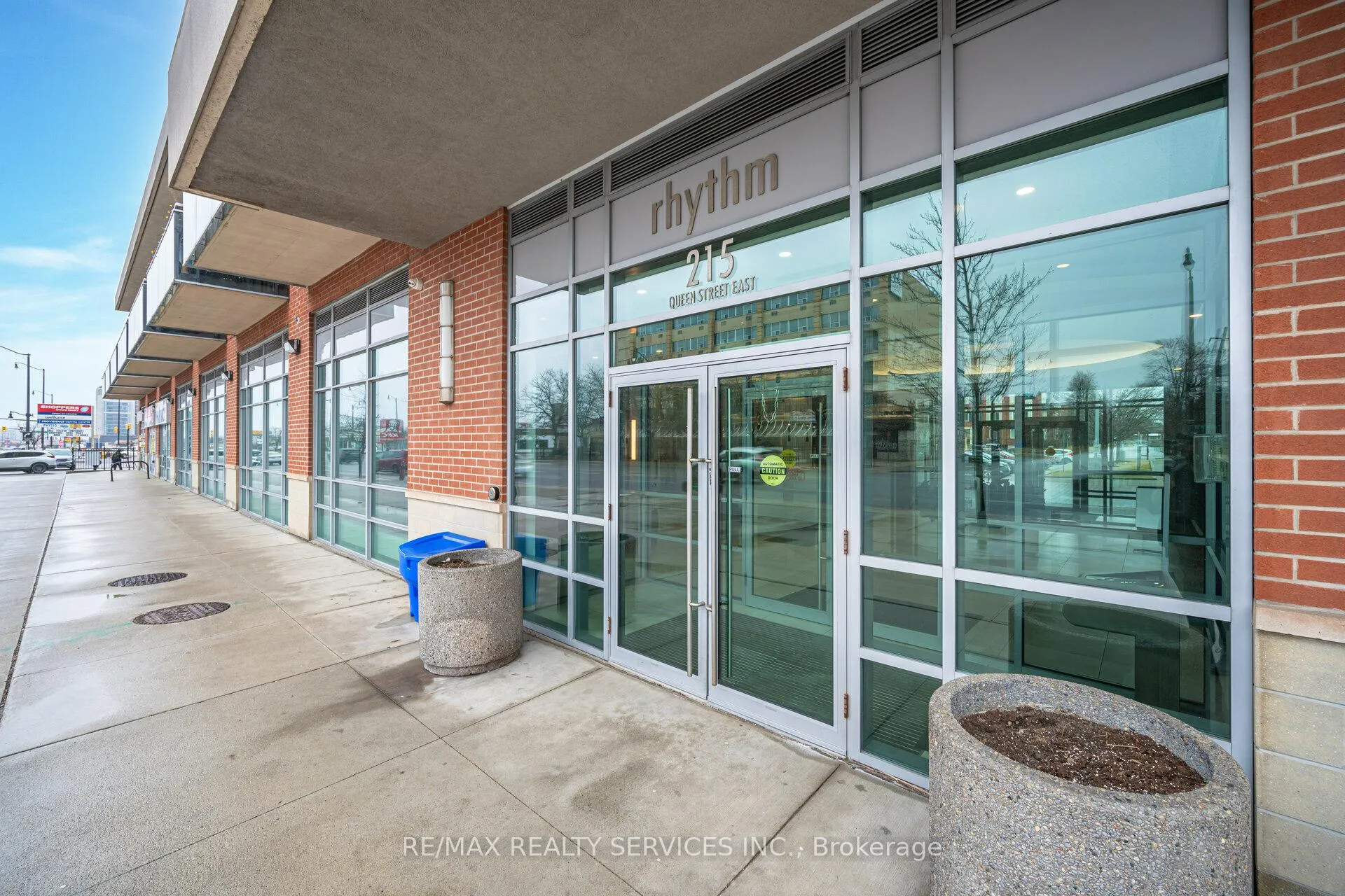 Photo 3 of Unit 211, 215 Queen Street E, Brampton, Queen Street Corridor — HOMEH