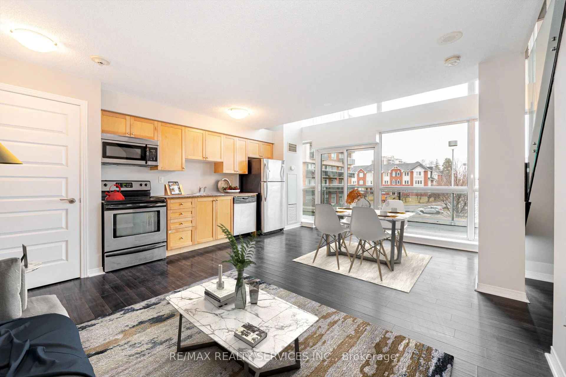 Photo 11 of Unit 211, 215 Queen Street E, Brampton, Queen Street Corridor — HOMEH