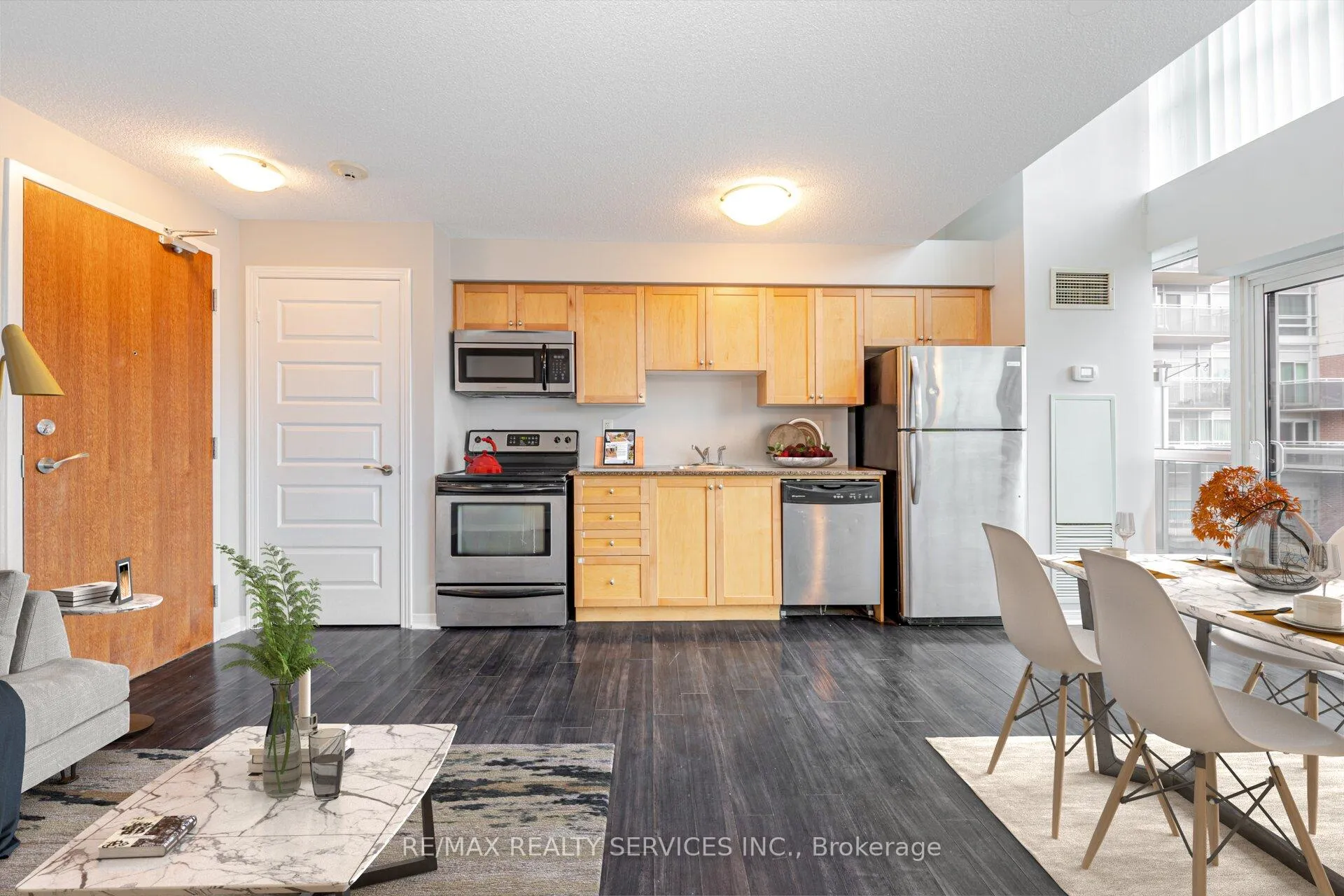 Photo 13 of Unit 211, 215 Queen Street E, Brampton, Queen Street Corridor — HOMEH