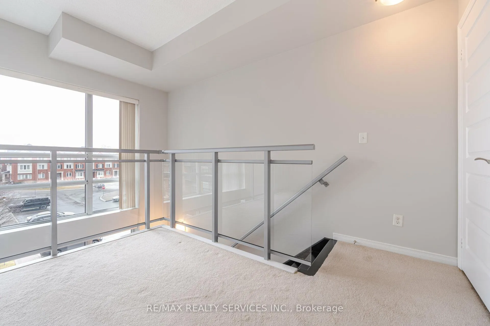 Photo 17 of Unit 211, 215 Queen Street E, Brampton, Queen Street Corridor — HOMEH