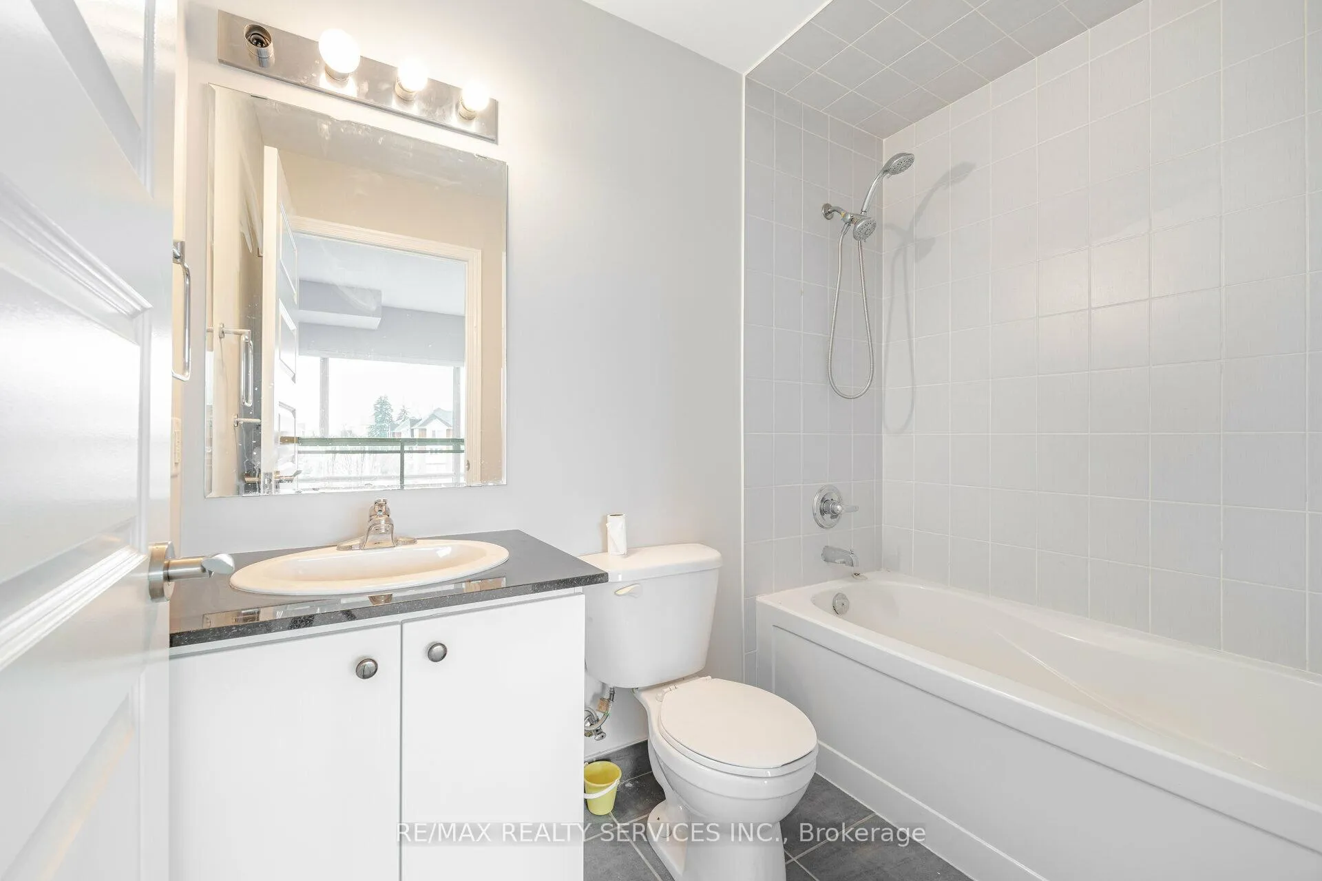 Photo 23 of Unit 211, 215 Queen Street E, Brampton, Queen Street Corridor — HOMEH