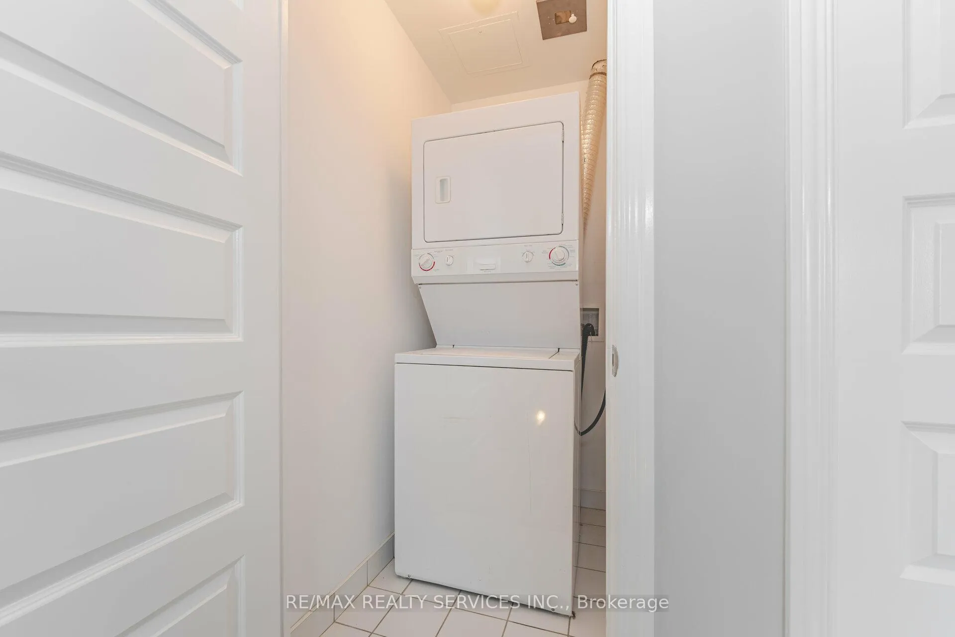 Photo 24 of Unit 211, 215 Queen Street E, Brampton, Queen Street Corridor — HOMEH