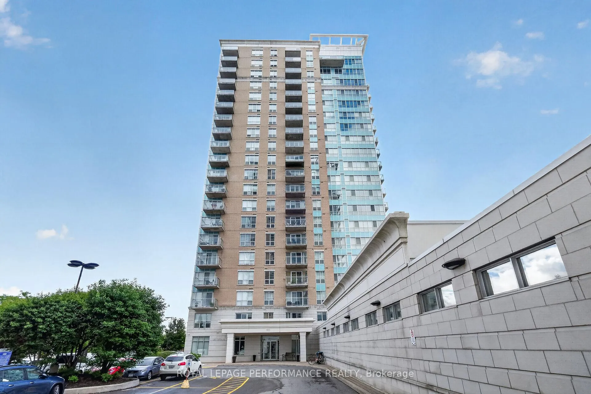 Photo 2 of Unit 907, 90 Landry Street, Ottawa, Vanier — HOMEH
