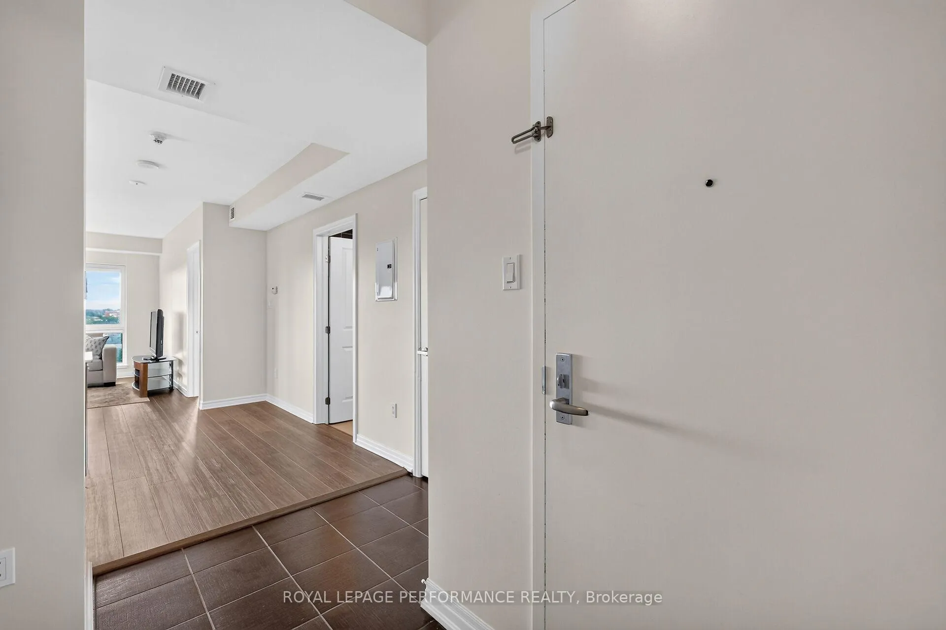 Photo 8 of Unit 907, 90 Landry Street, Ottawa, Vanier — HOMEH