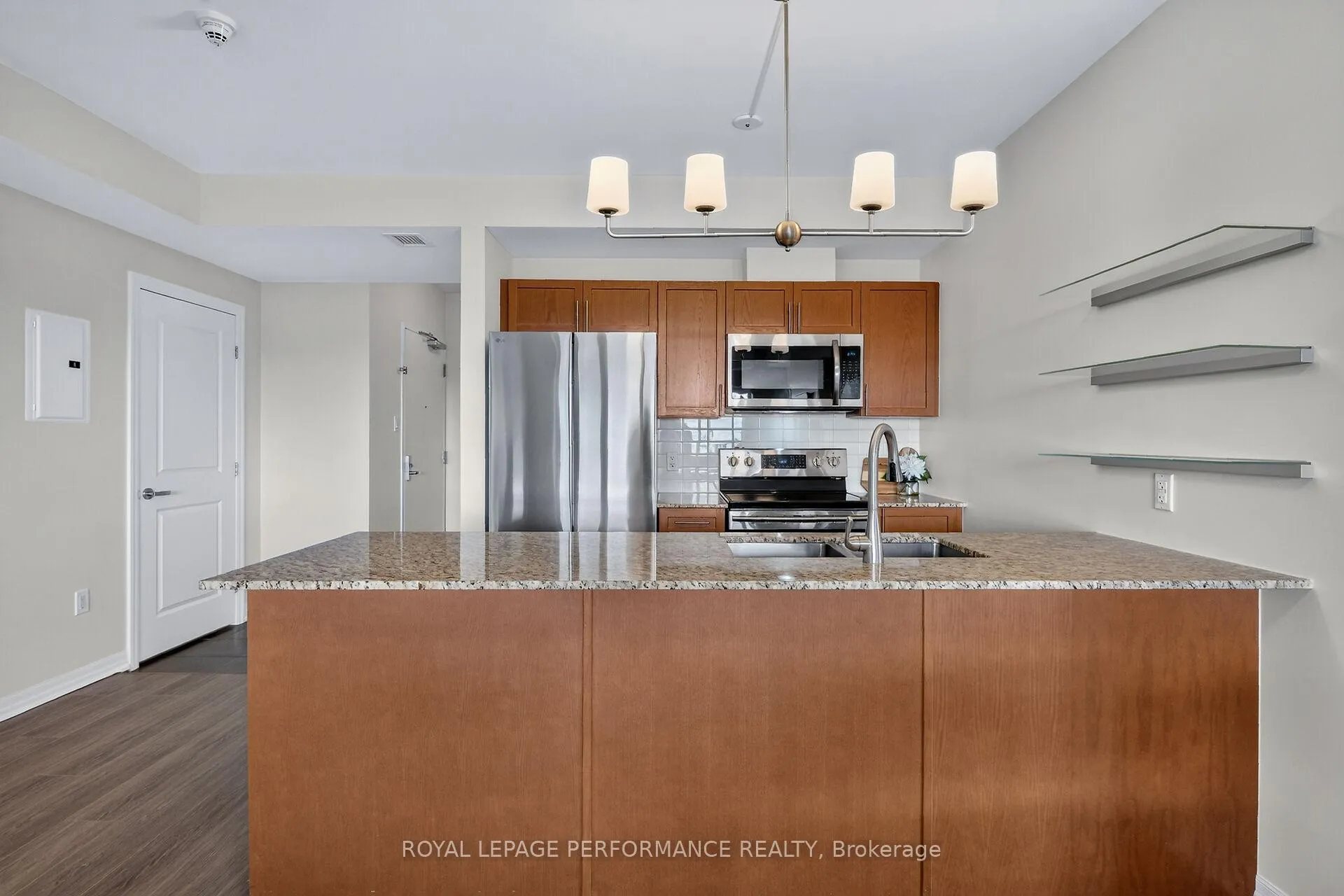 Photo 14 of Unit 907, 90 Landry Street, Ottawa, Vanier — HOMEH