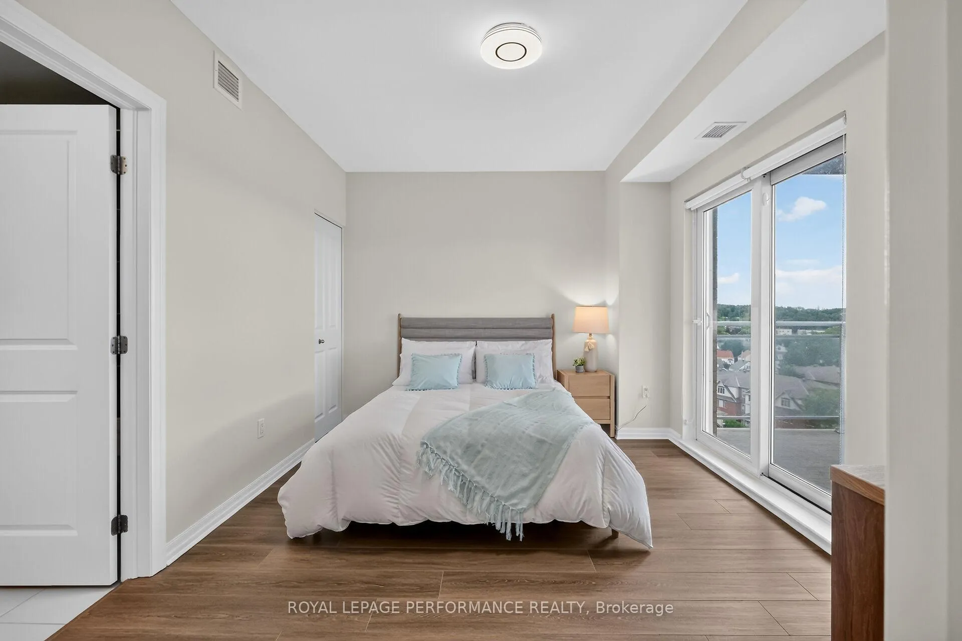 Photo 16 of Unit 907, 90 Landry Street, Ottawa, Vanier — HOMEH