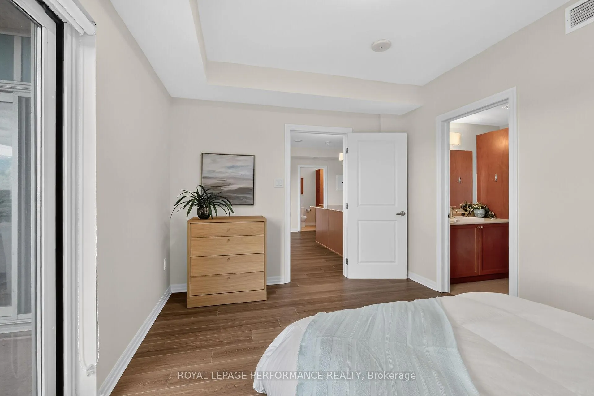 Photo 18 of Unit 907, 90 Landry Street, Ottawa, Vanier — HOMEH