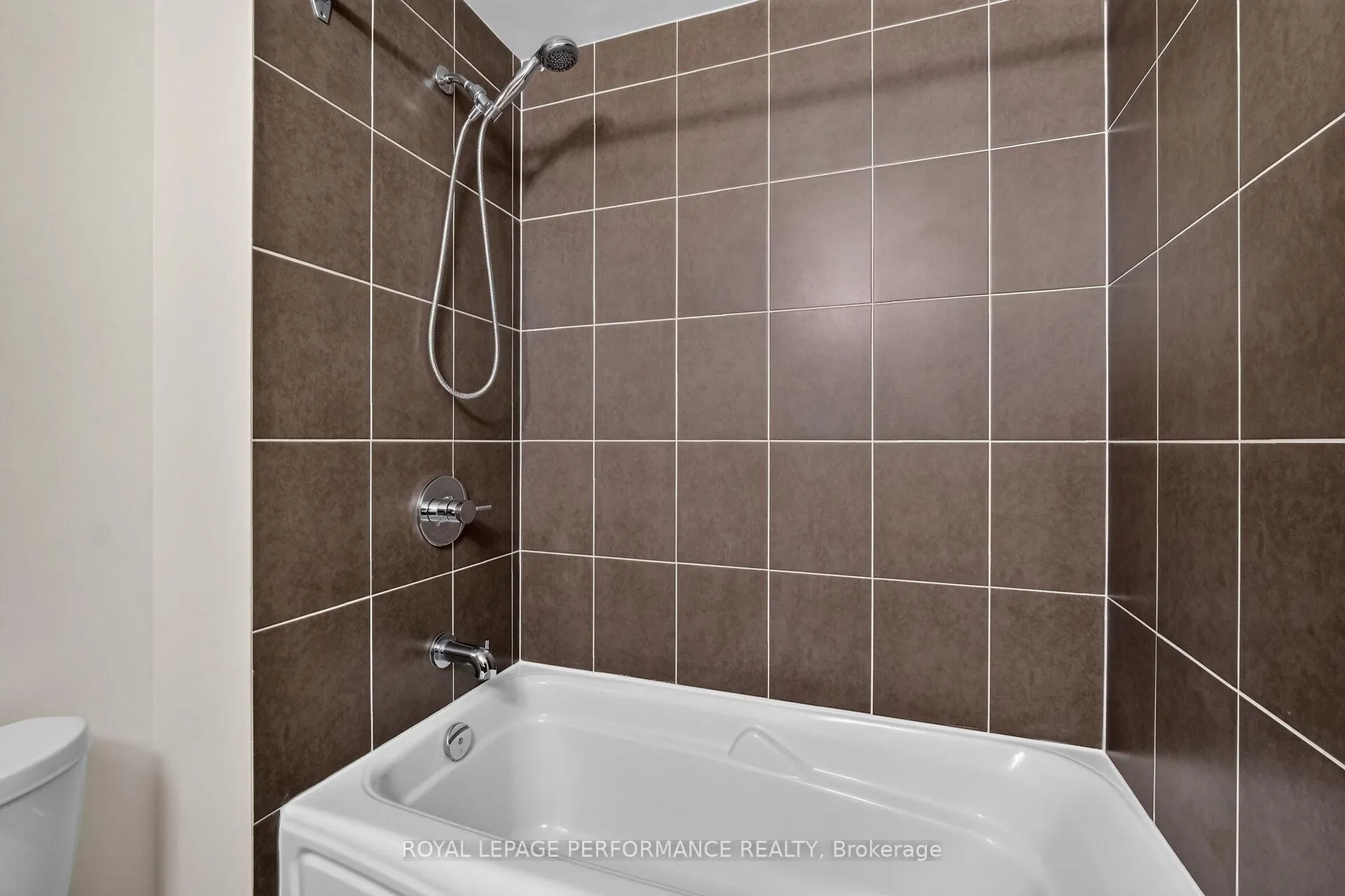 Photo 22 of Unit 907, 90 Landry Street, Ottawa, Vanier — HOMEH