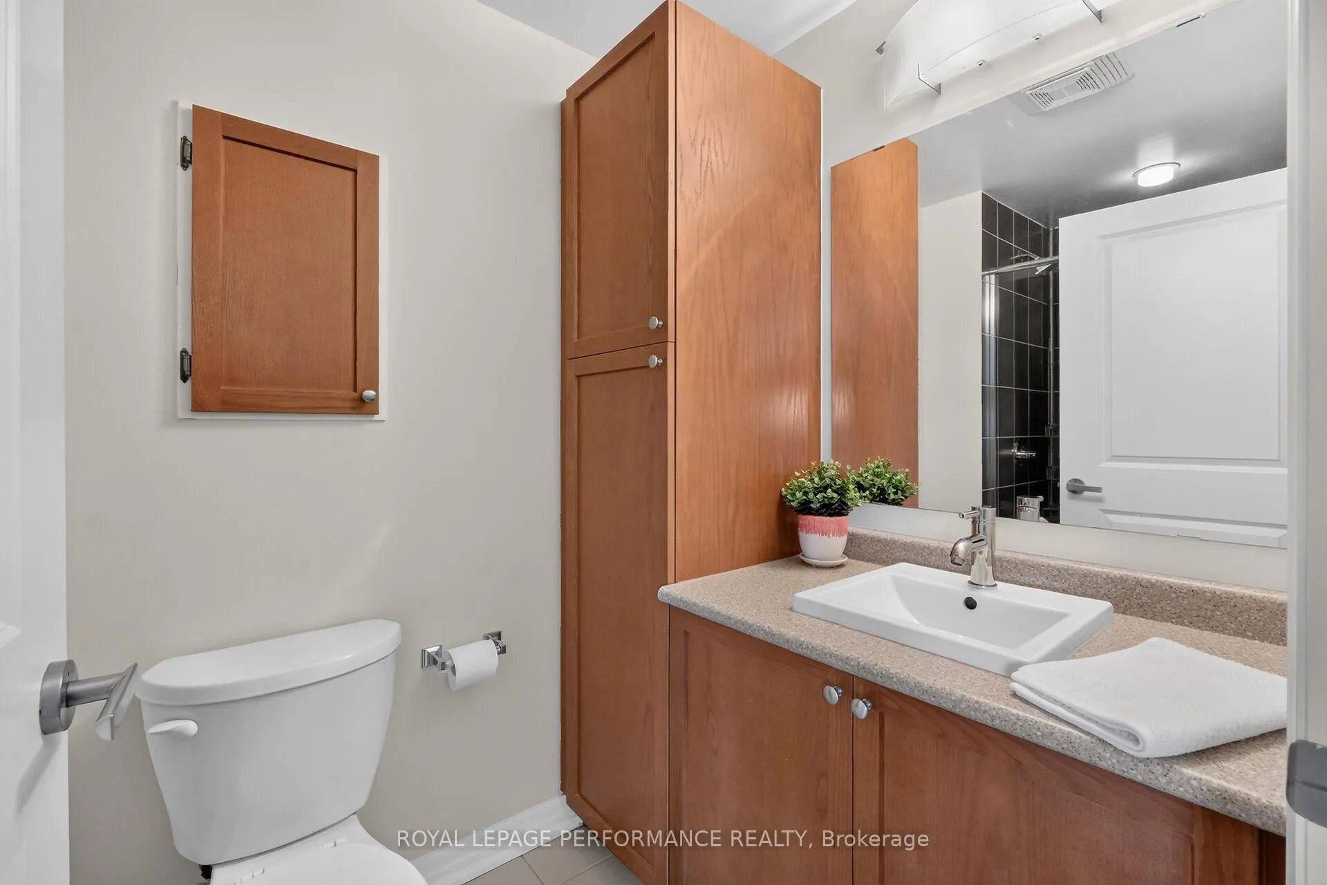 Photo 27 of Unit 907, 90 Landry Street, Ottawa, Vanier — HOMEH