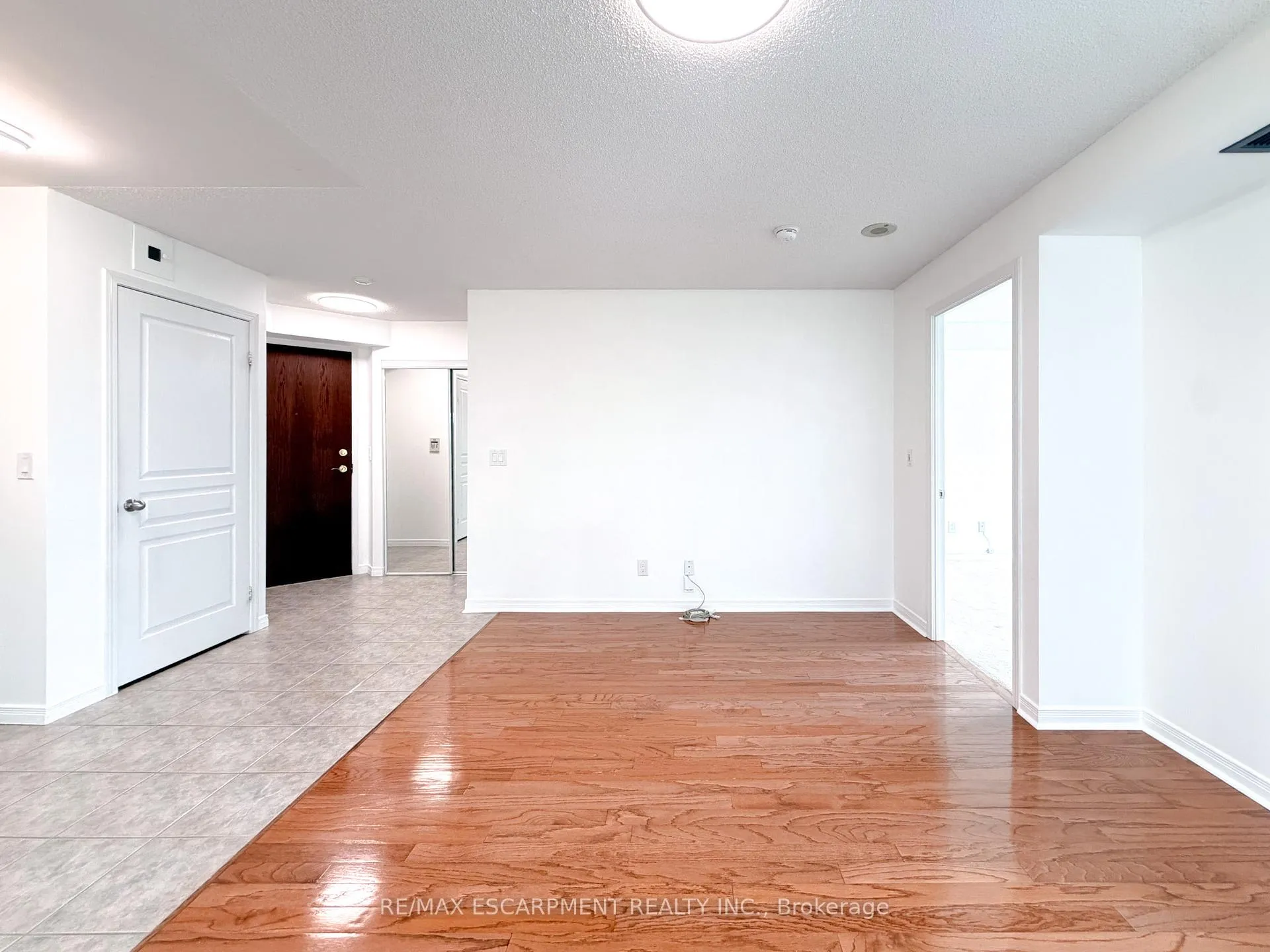 Photo 5 of Unit 509, 2545 Erin Centre Boulevard, Mississauga, Central Erin Mills — HOMEH
