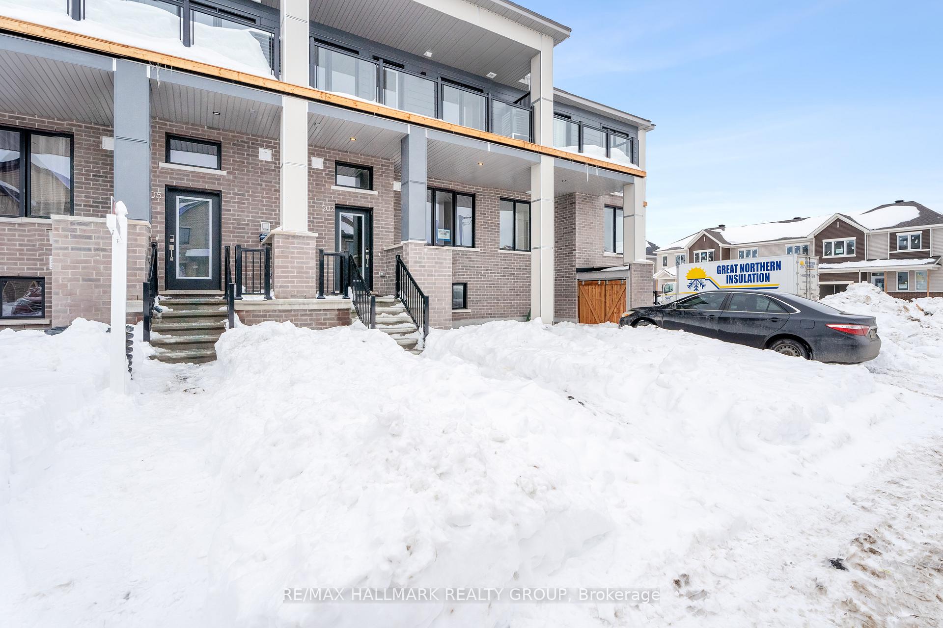 Photo 2 of 207 Beebalm Crescent, Ottawa, Barrhaven - Half Moon Bay — HOMEH