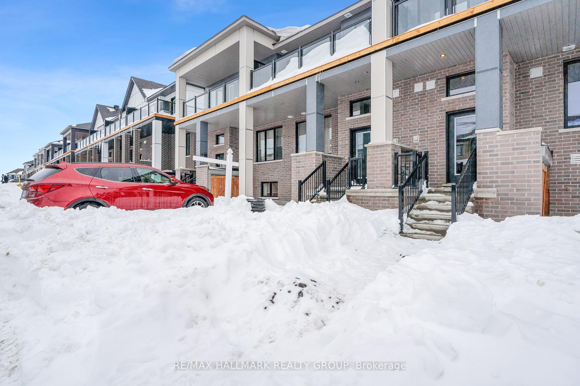 Photo 3 of 207 Beebalm Crescent, Ottawa, Barrhaven - Half Moon Bay — HOMEH