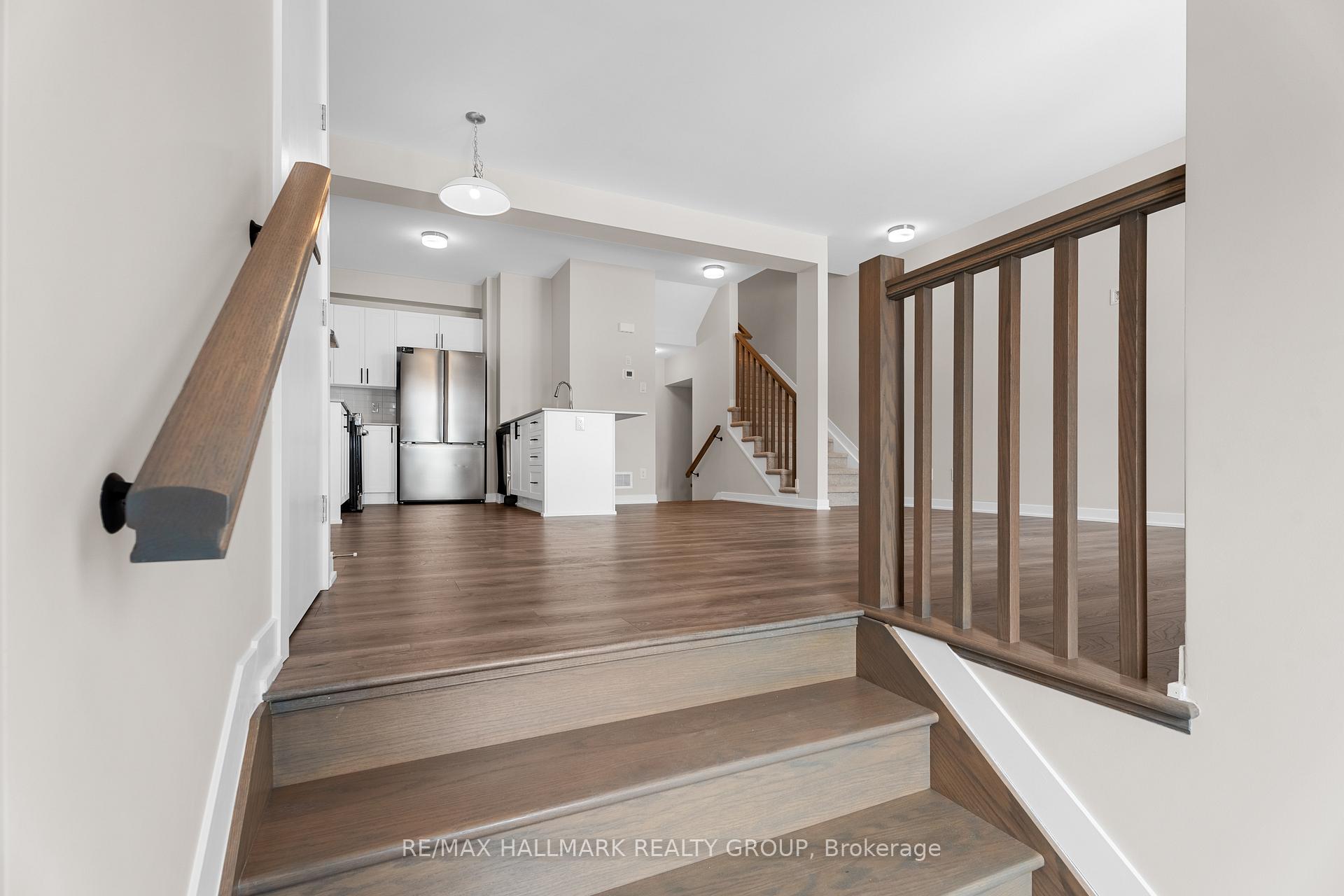 Photo 6 of 207 Beebalm Crescent, Ottawa, Barrhaven - Half Moon Bay — HOMEH