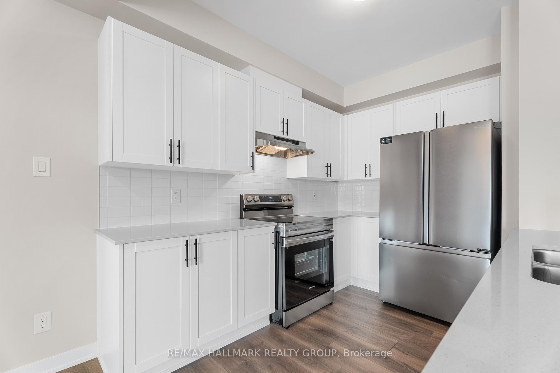 Photo 9 of 207 Beebalm Crescent, Ottawa, Barrhaven - Half Moon Bay — HOMEH