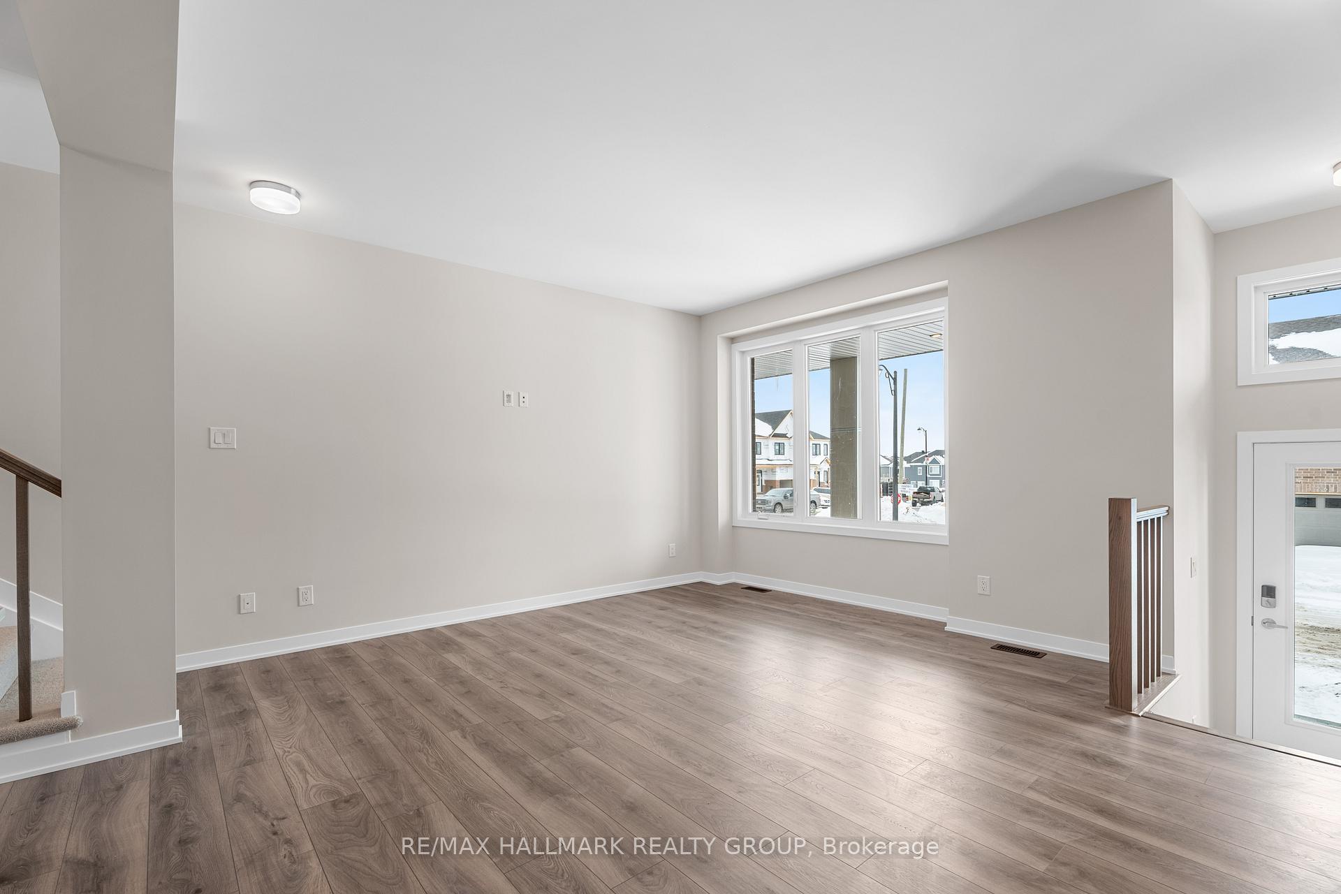 Photo 11 of 207 Beebalm Crescent, Ottawa, Barrhaven - Half Moon Bay — HOMEH
