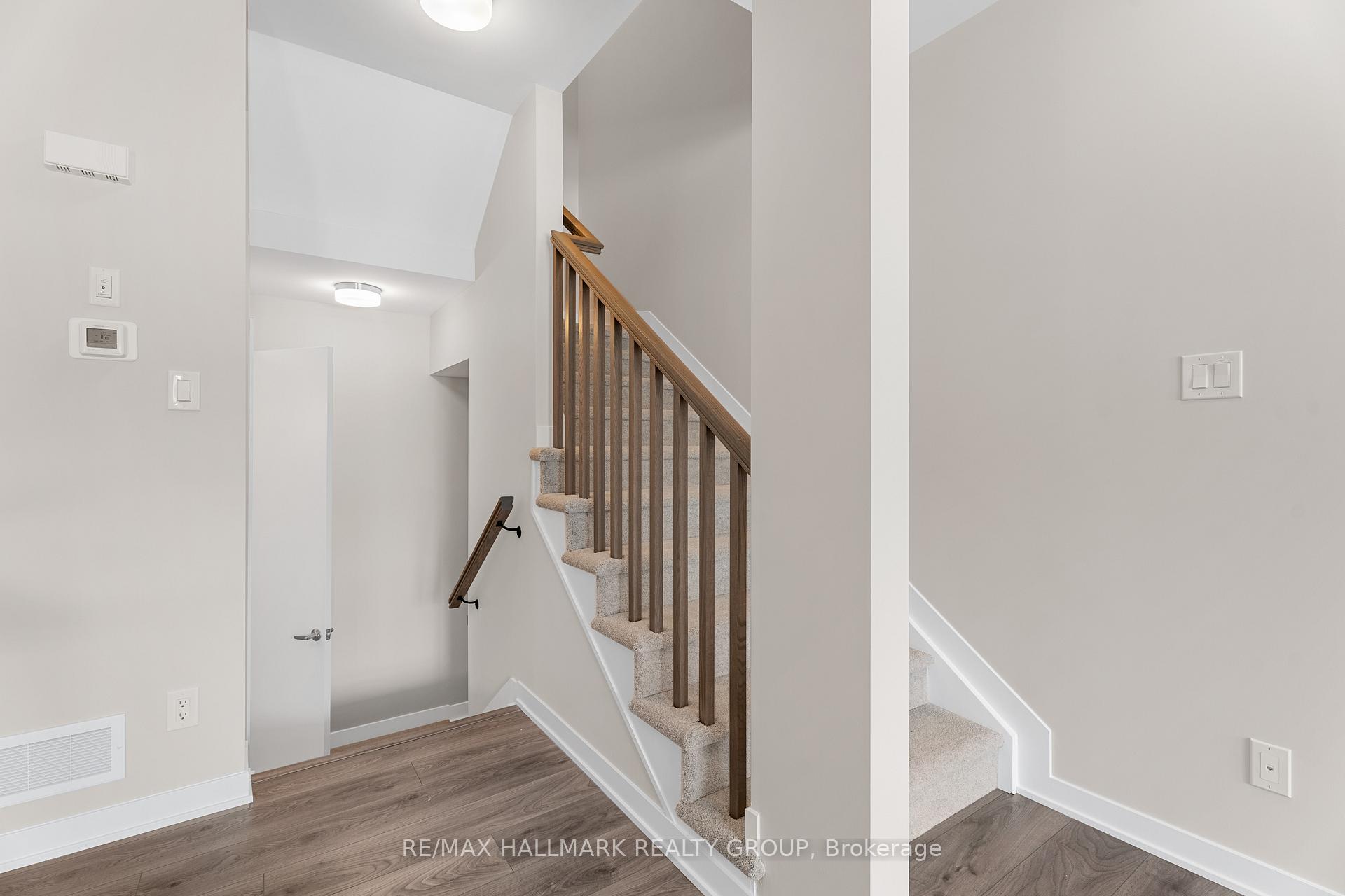 Photo 15 of 207 Beebalm Crescent, Ottawa, Barrhaven - Half Moon Bay — HOMEH