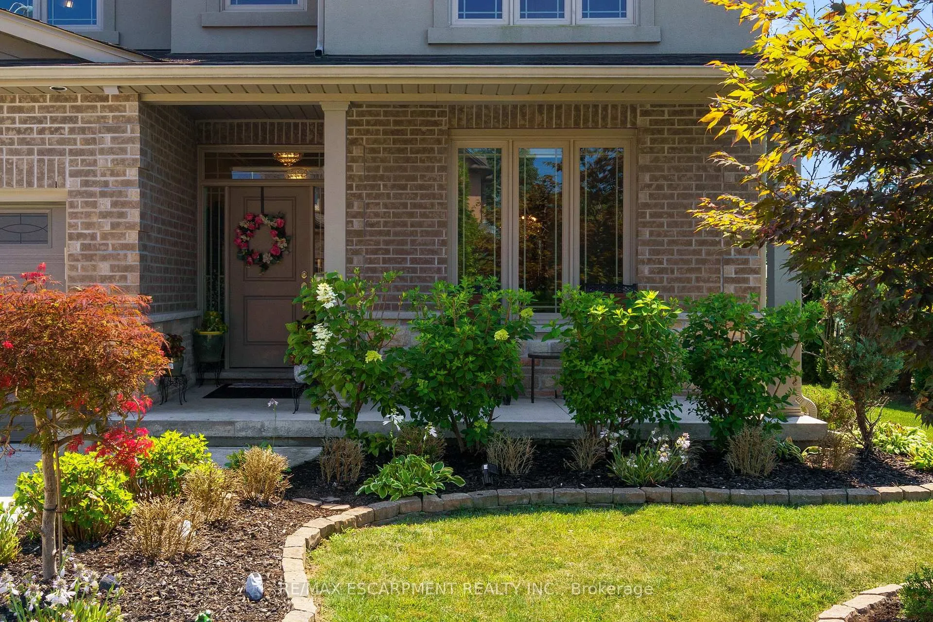 Photo 3 of 8952 Black Forest Crescent, Niagara Falls, Forestview — HOMEH